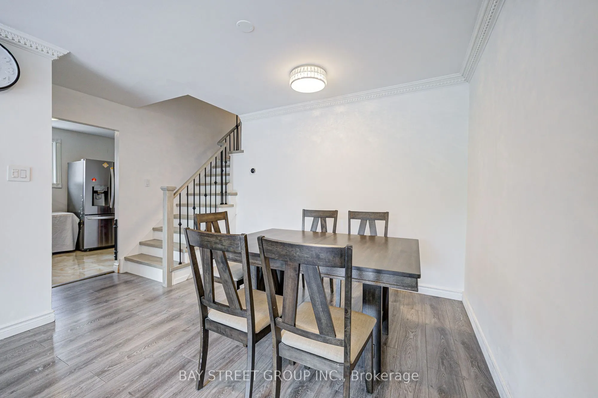 64 Rakewood Crescent