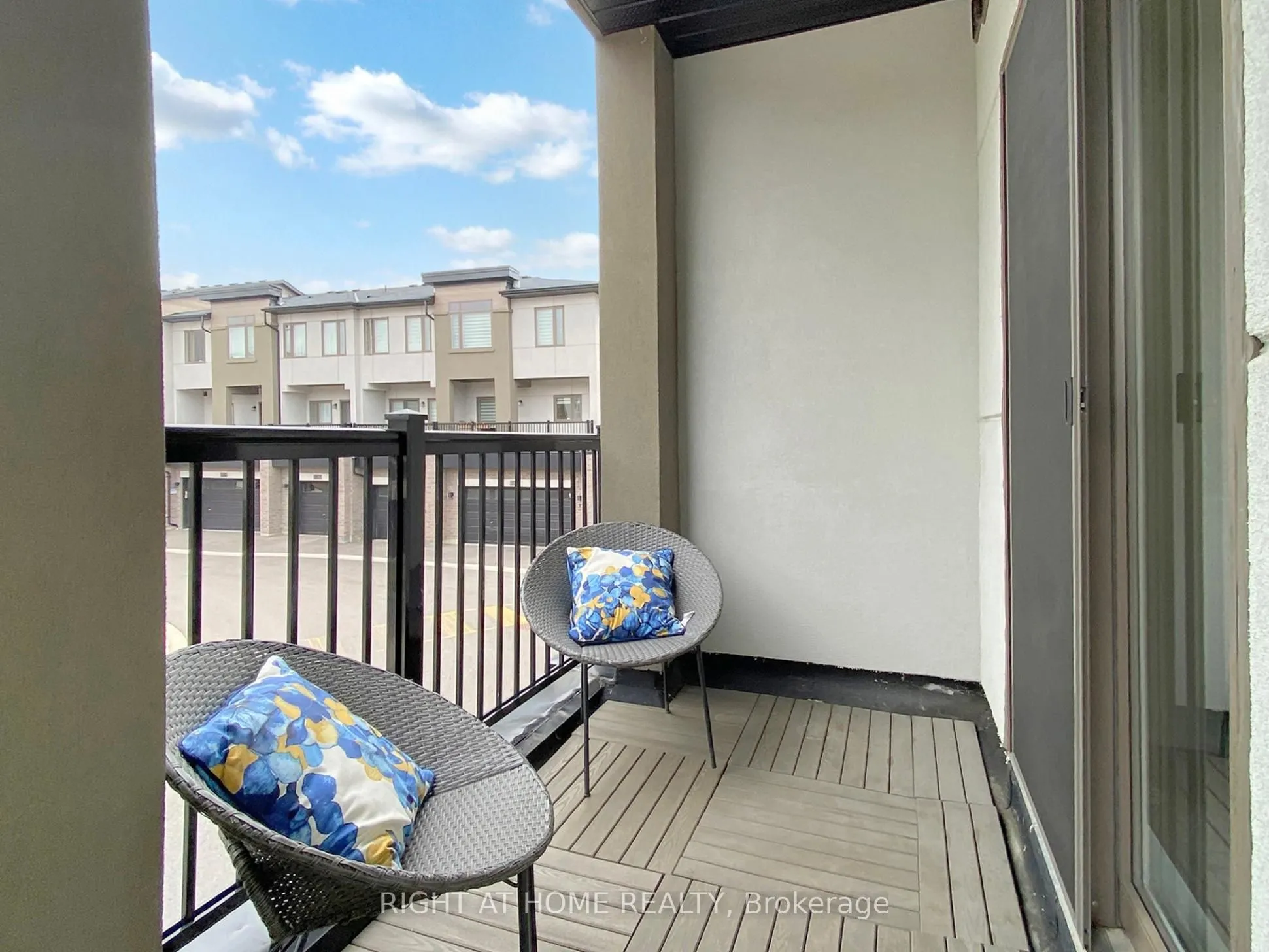 250 Finch Avenue, #204