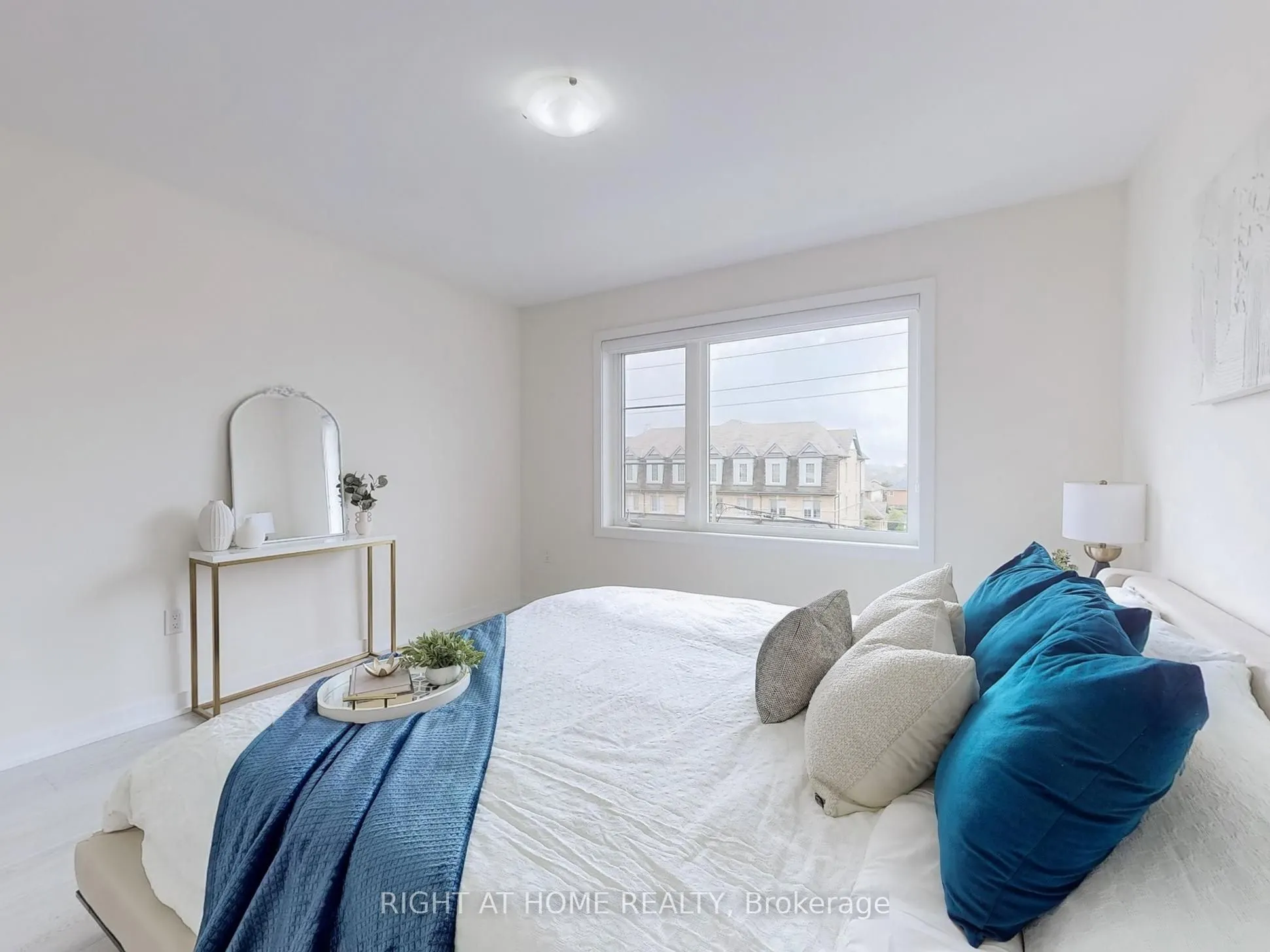 250 Finch Avenue, #204