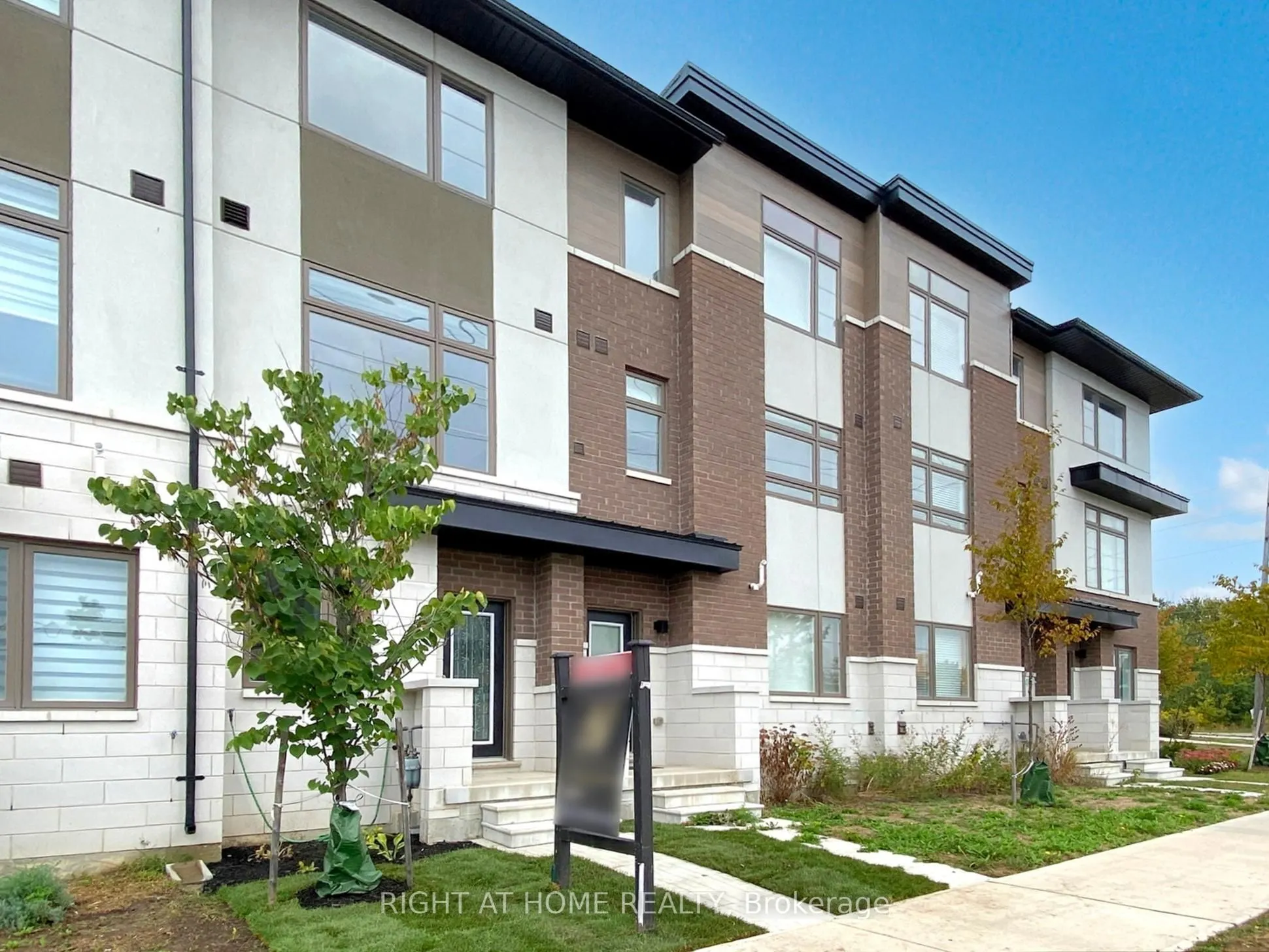 250 Finch Avenue, #204