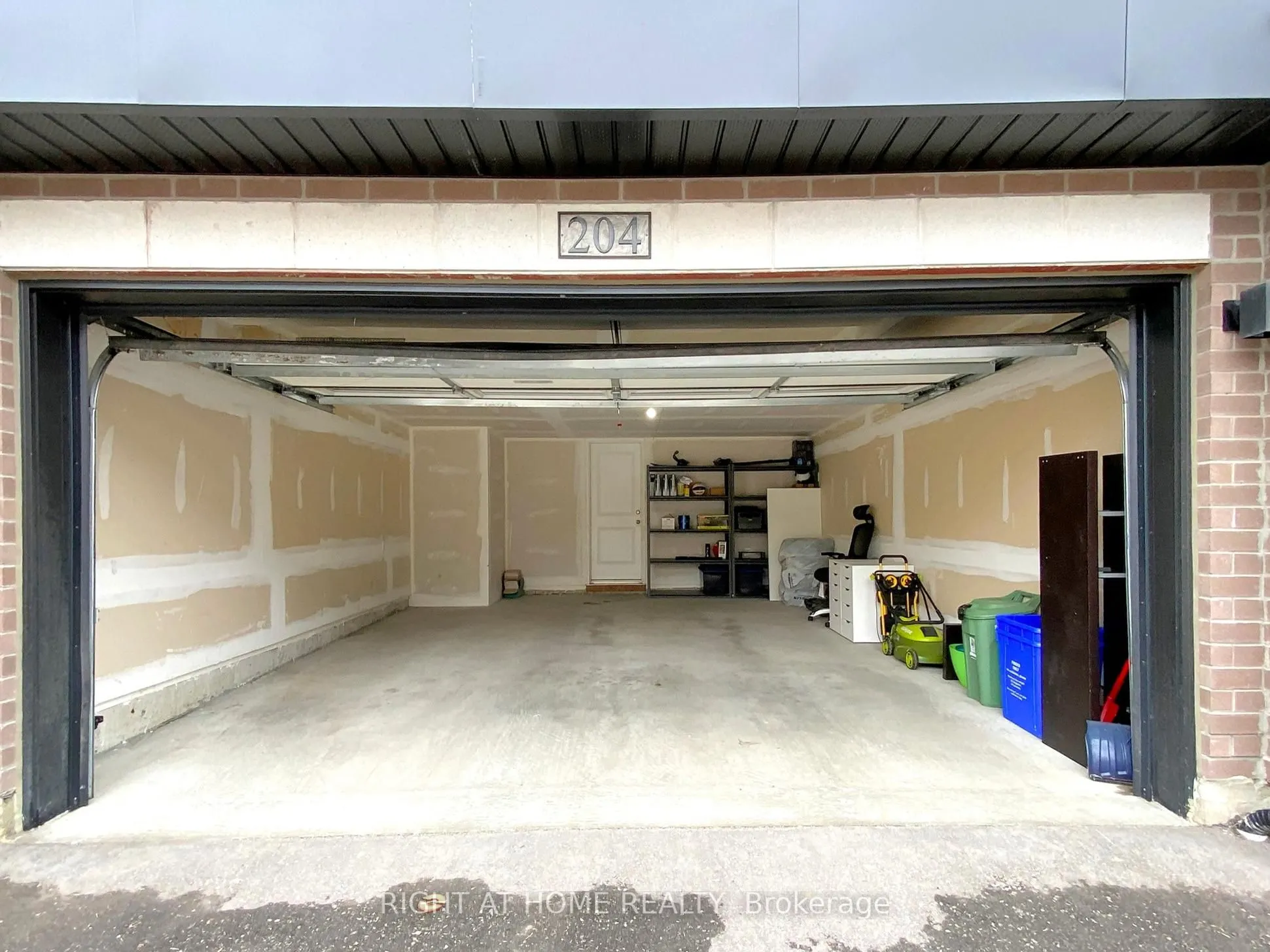 250 Finch Avenue, #204