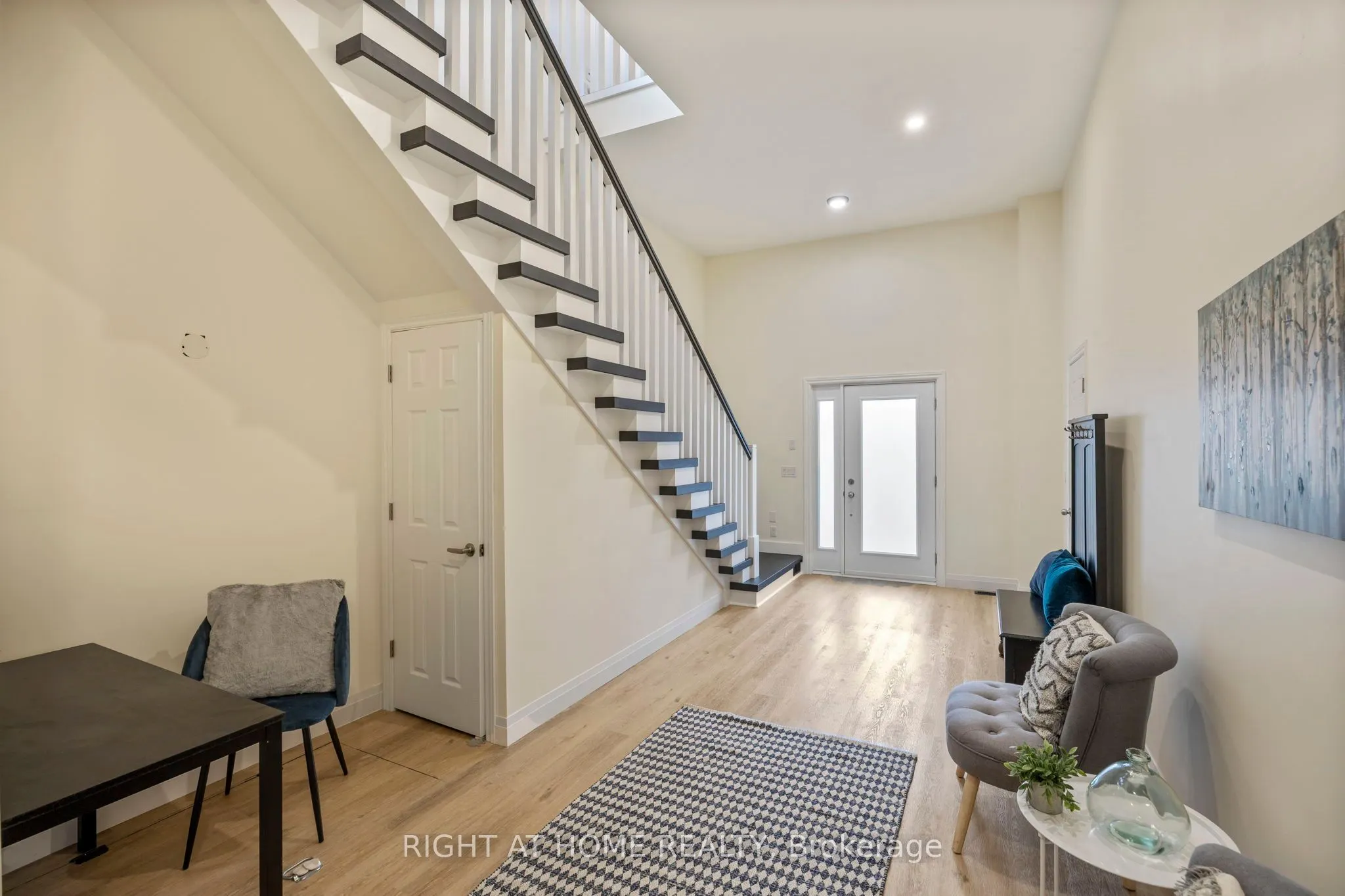 283 Platten Boulevard