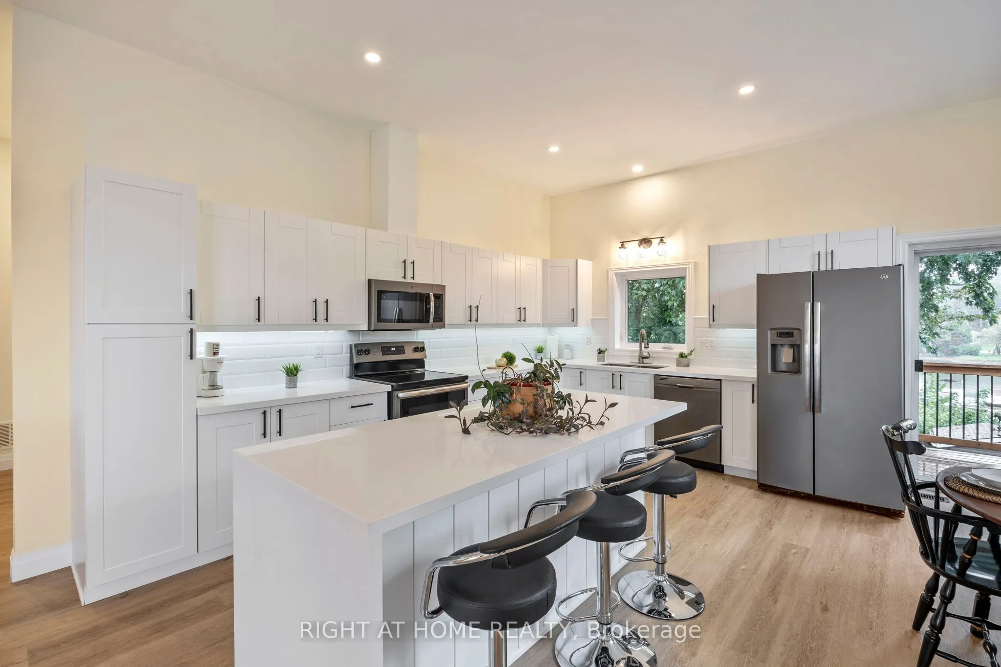 283 Platten Boulevard