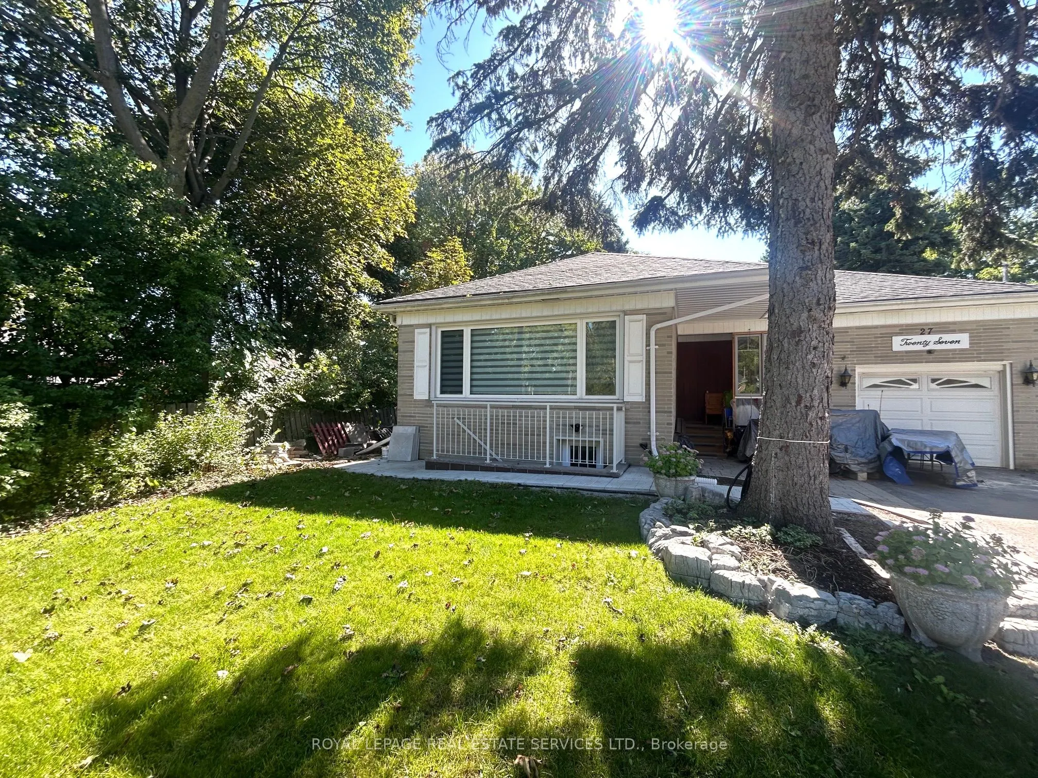 27 Frances Crescent