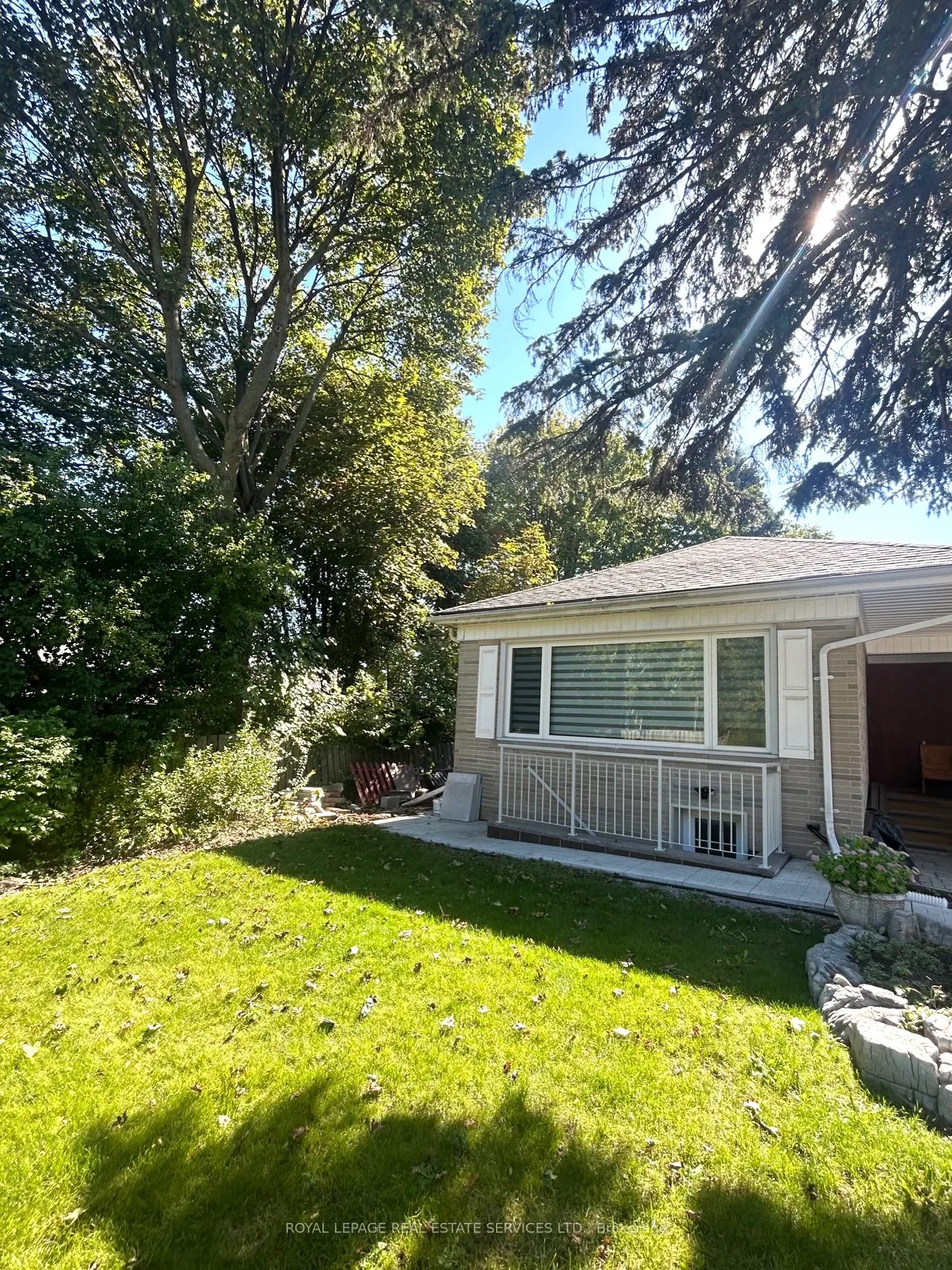 27 Frances Crescent