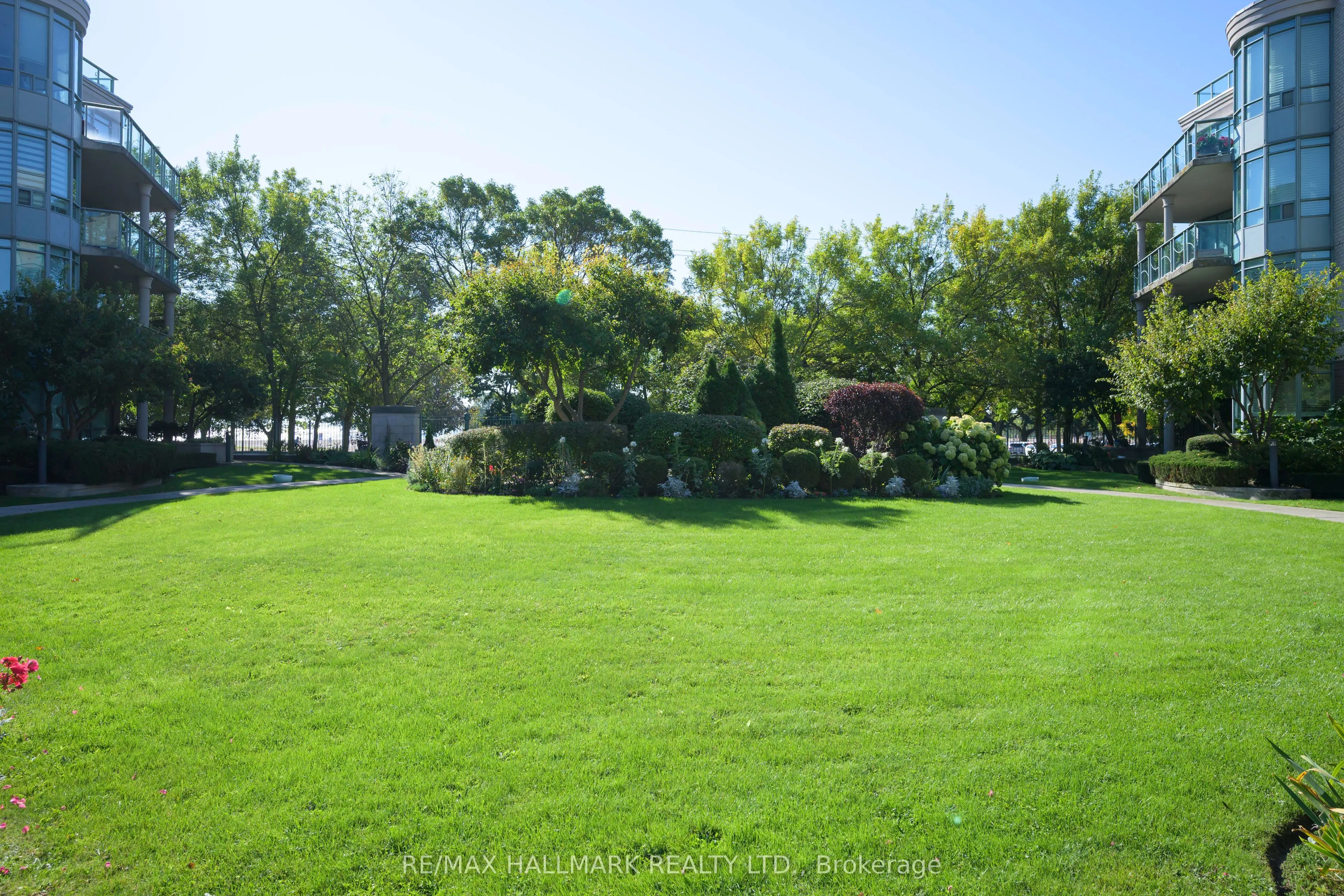 35 Boardwalk Drive, #222