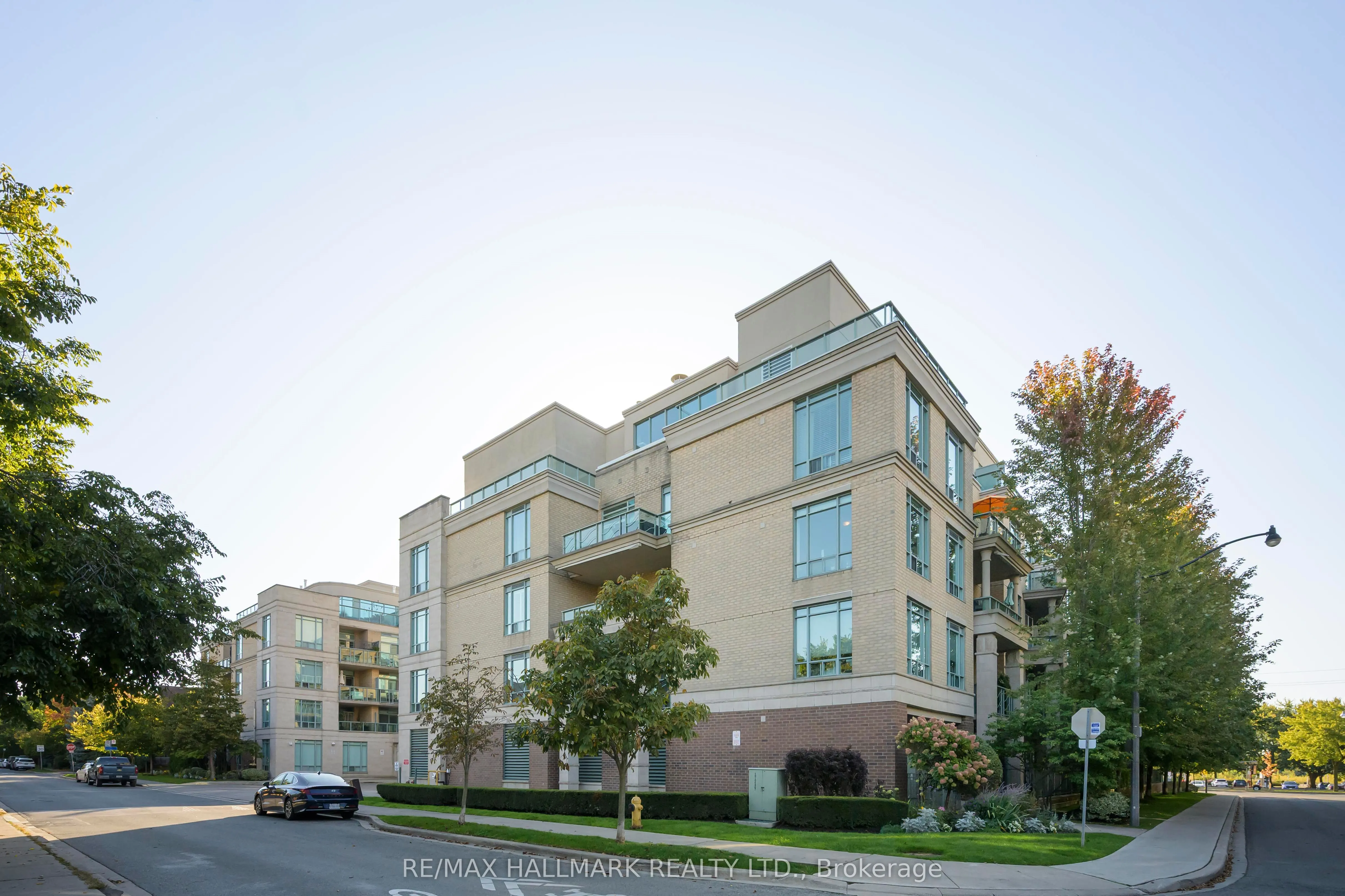 35 Boardwalk Drive, #222
