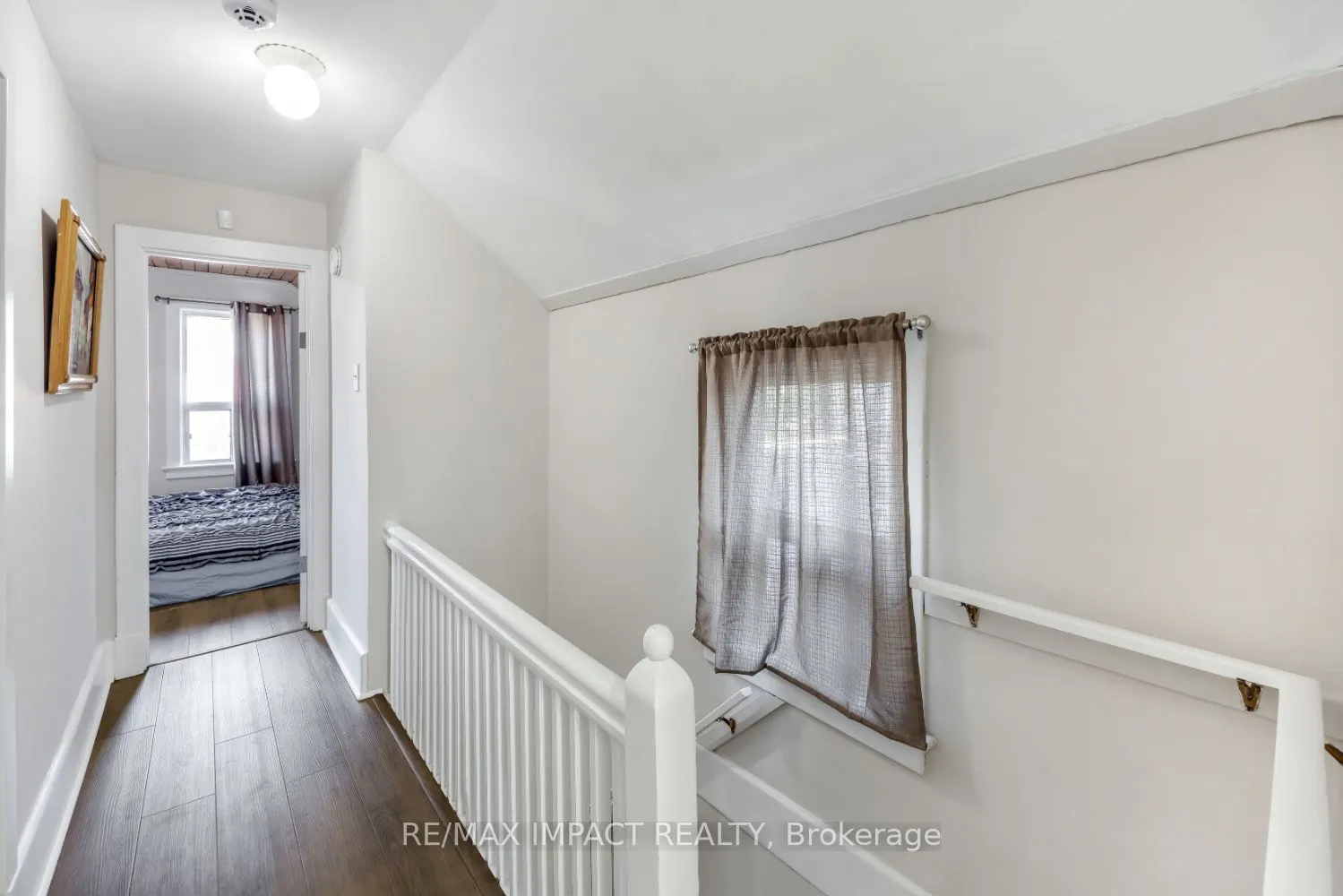 255 Arthur Street E