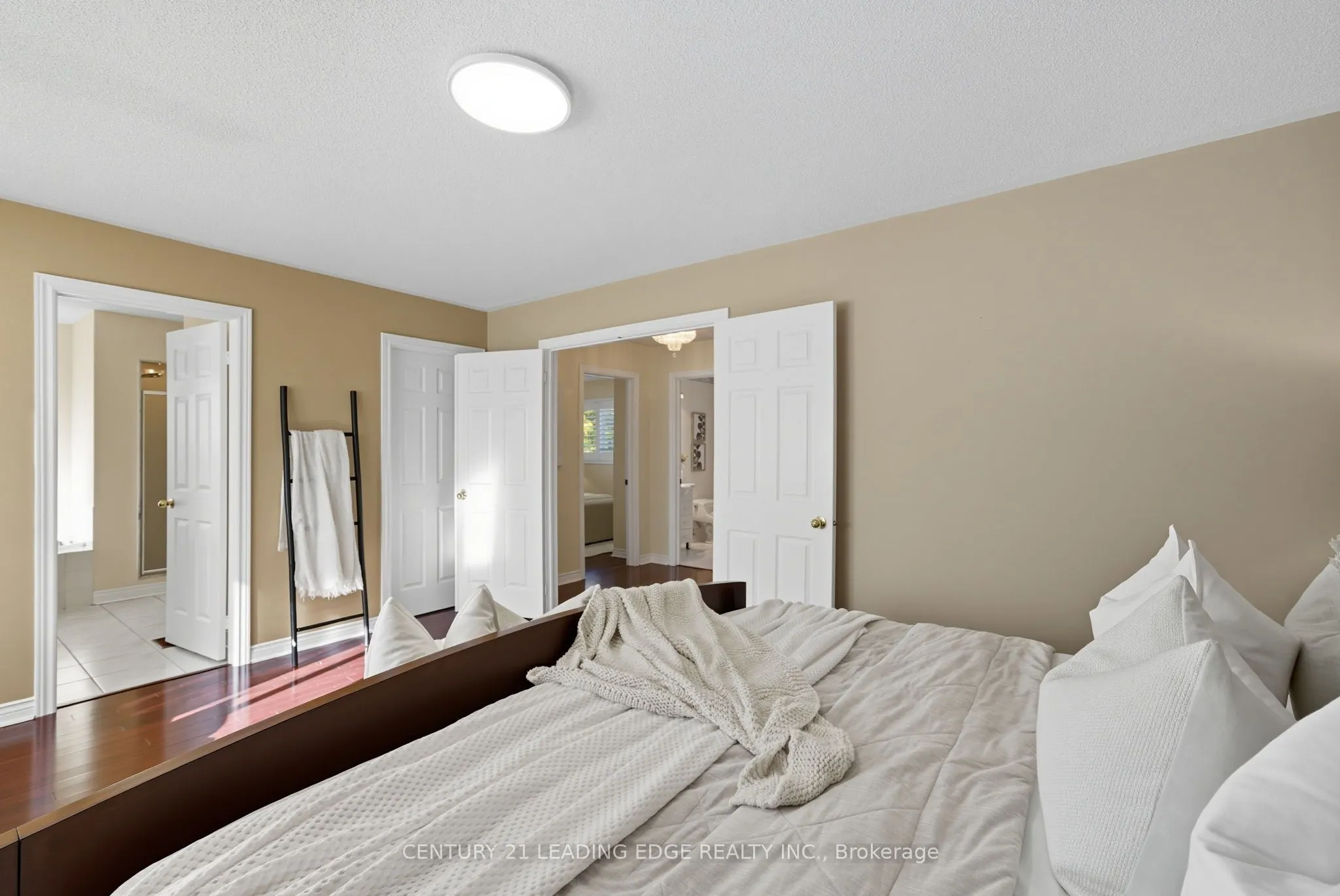 2308 Abbott Crescent