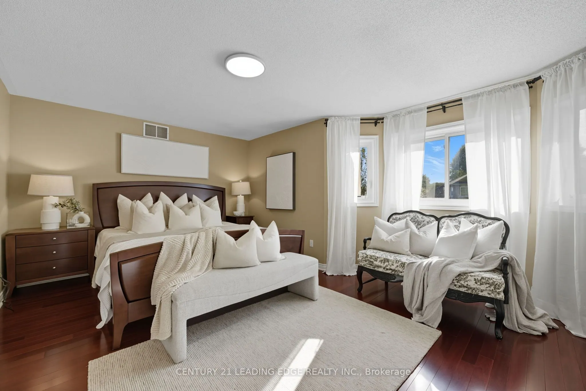 2308 Abbott Crescent