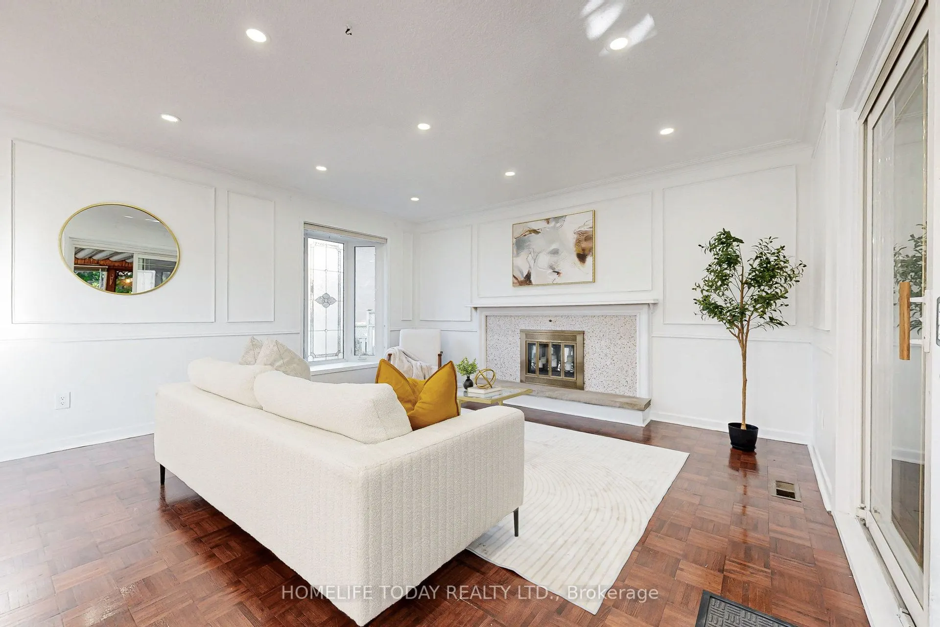 5 Landfair Crescent