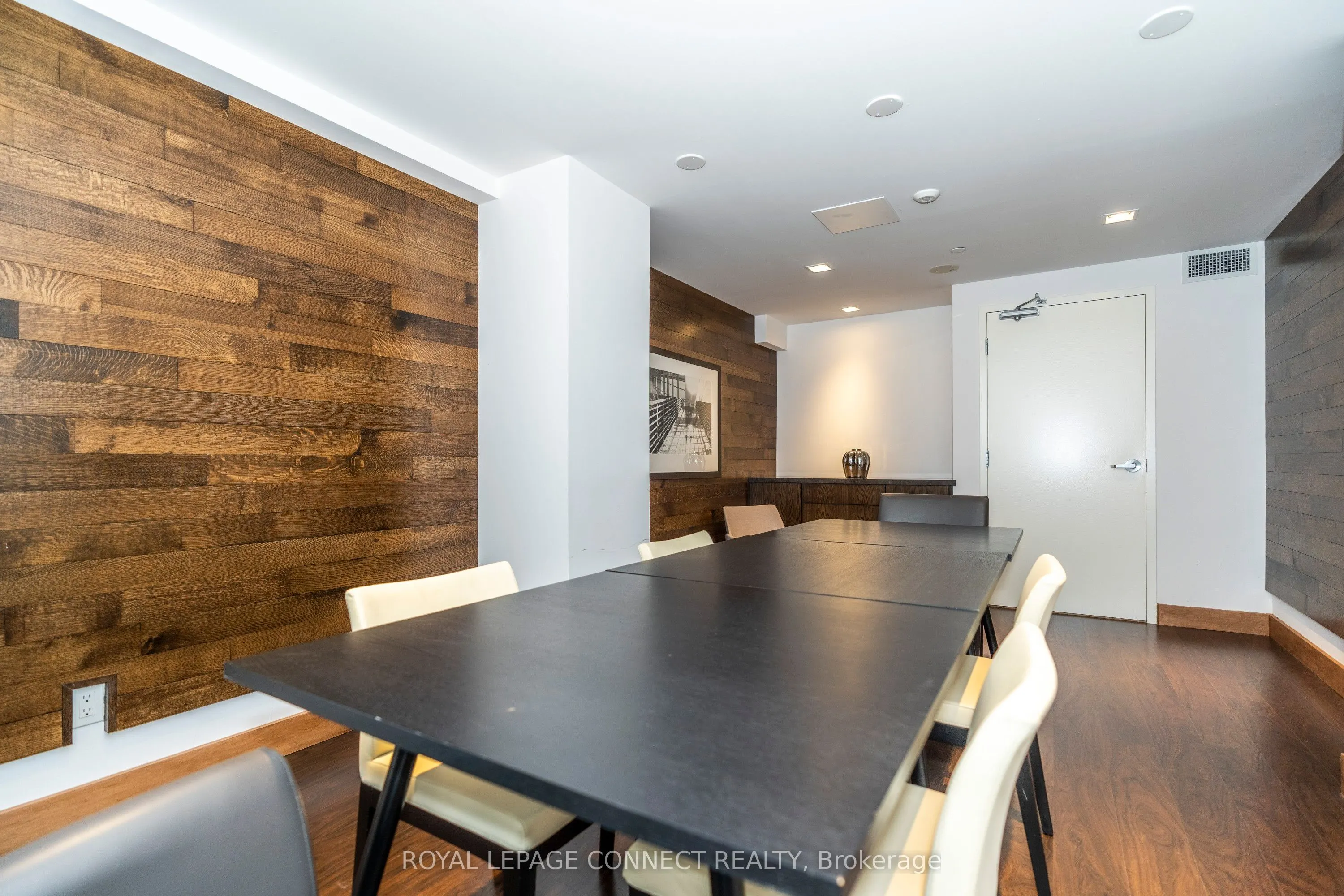 1235 Bayly Street, #1204