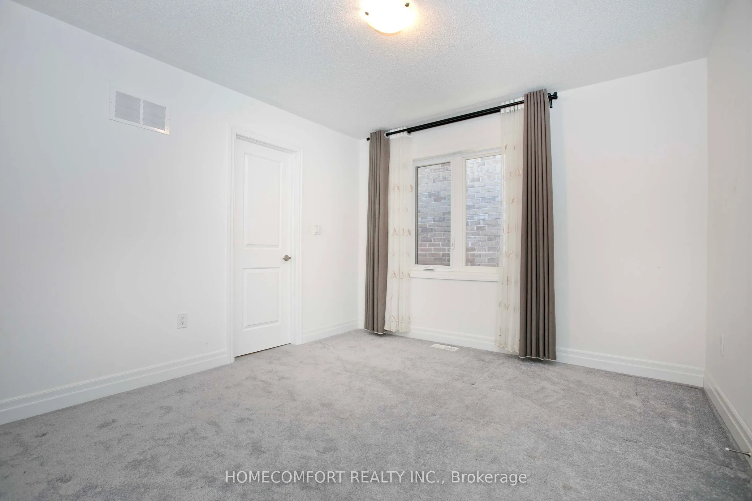 14 St Ives Crescent