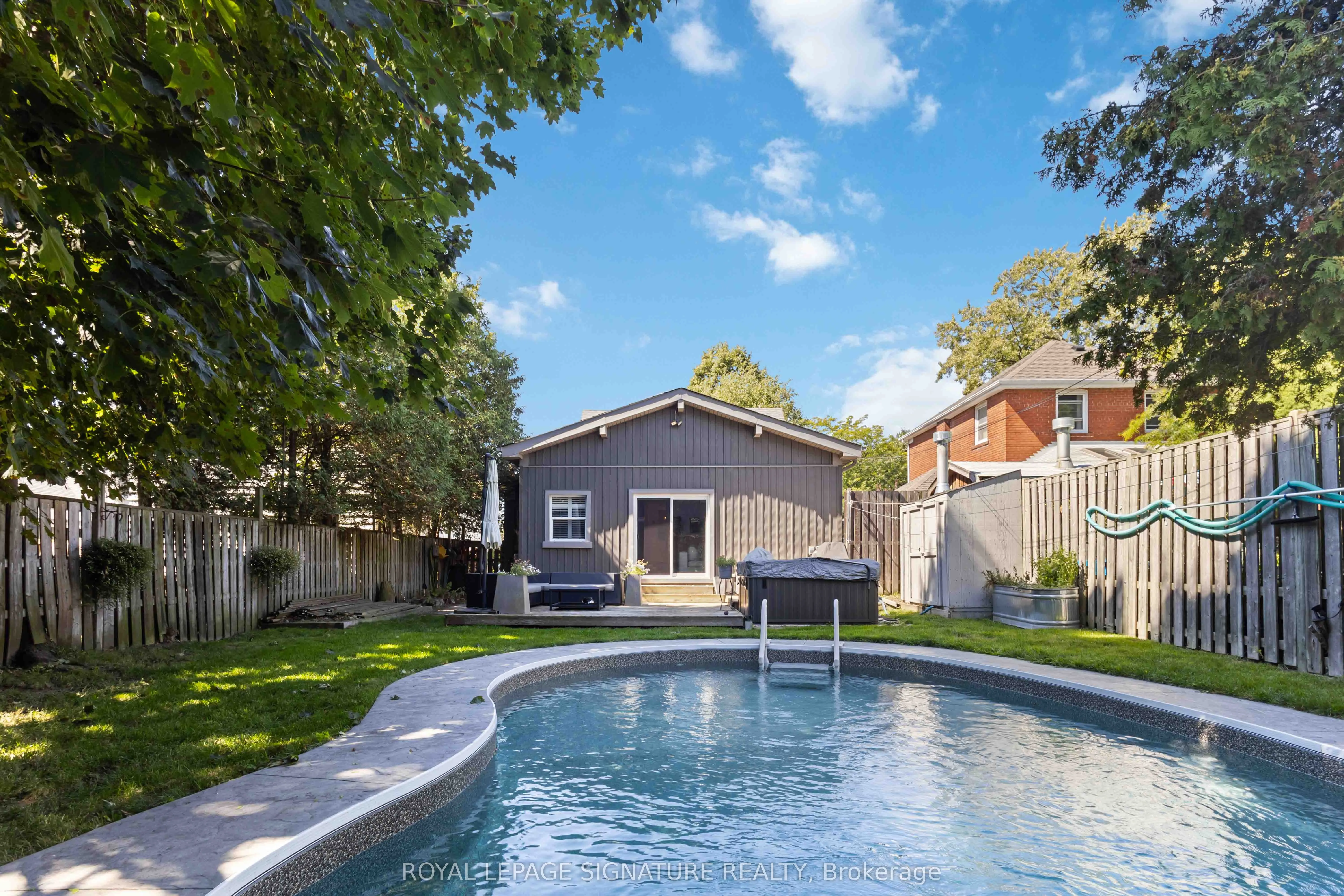 83 Harewood Avenue
