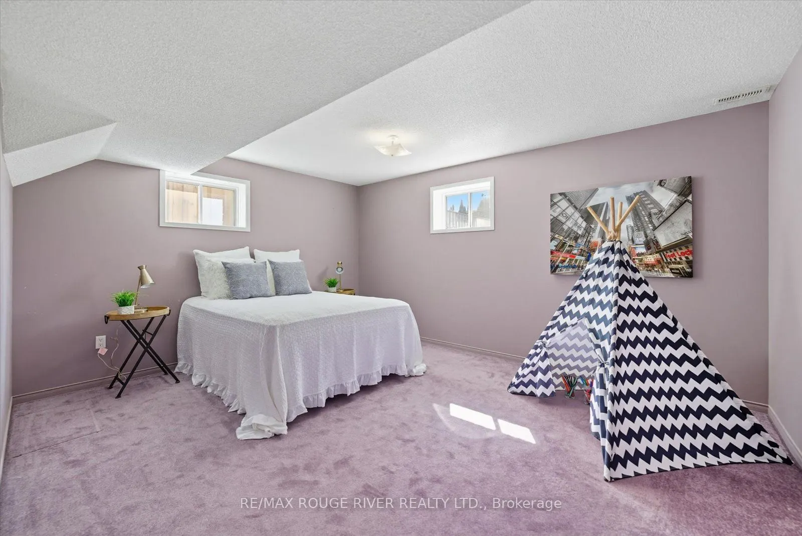 20 Laurelwood Street
