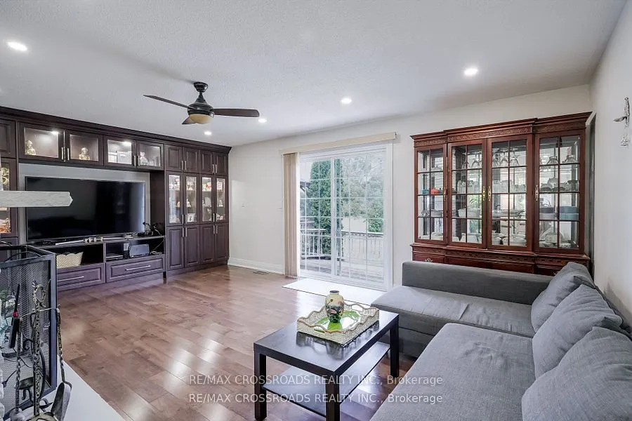 2292 Baseline Road W