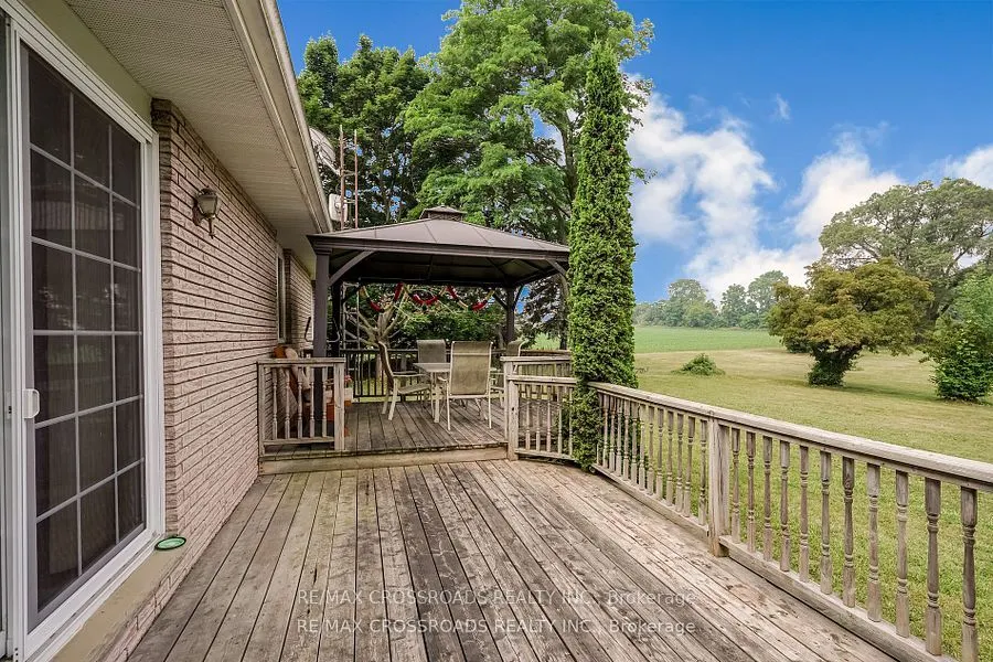 2292 Baseline Road W