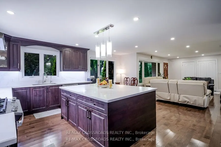 2292 Baseline Road W