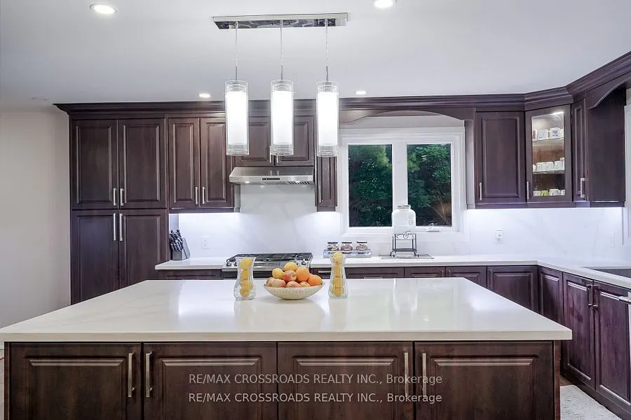 2292 Baseline Road W