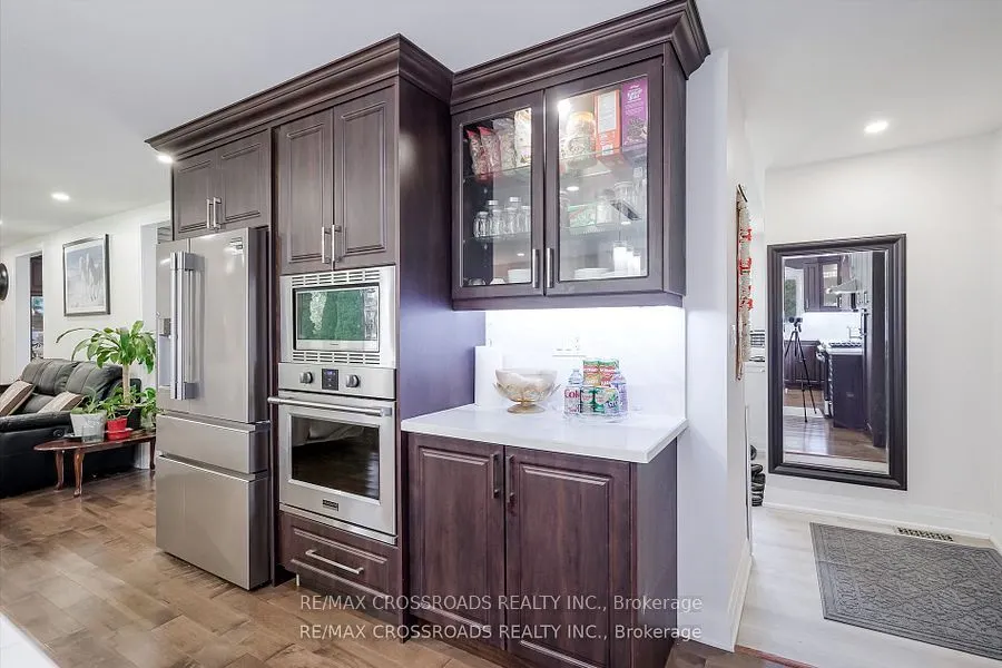 2292 Baseline Road W
