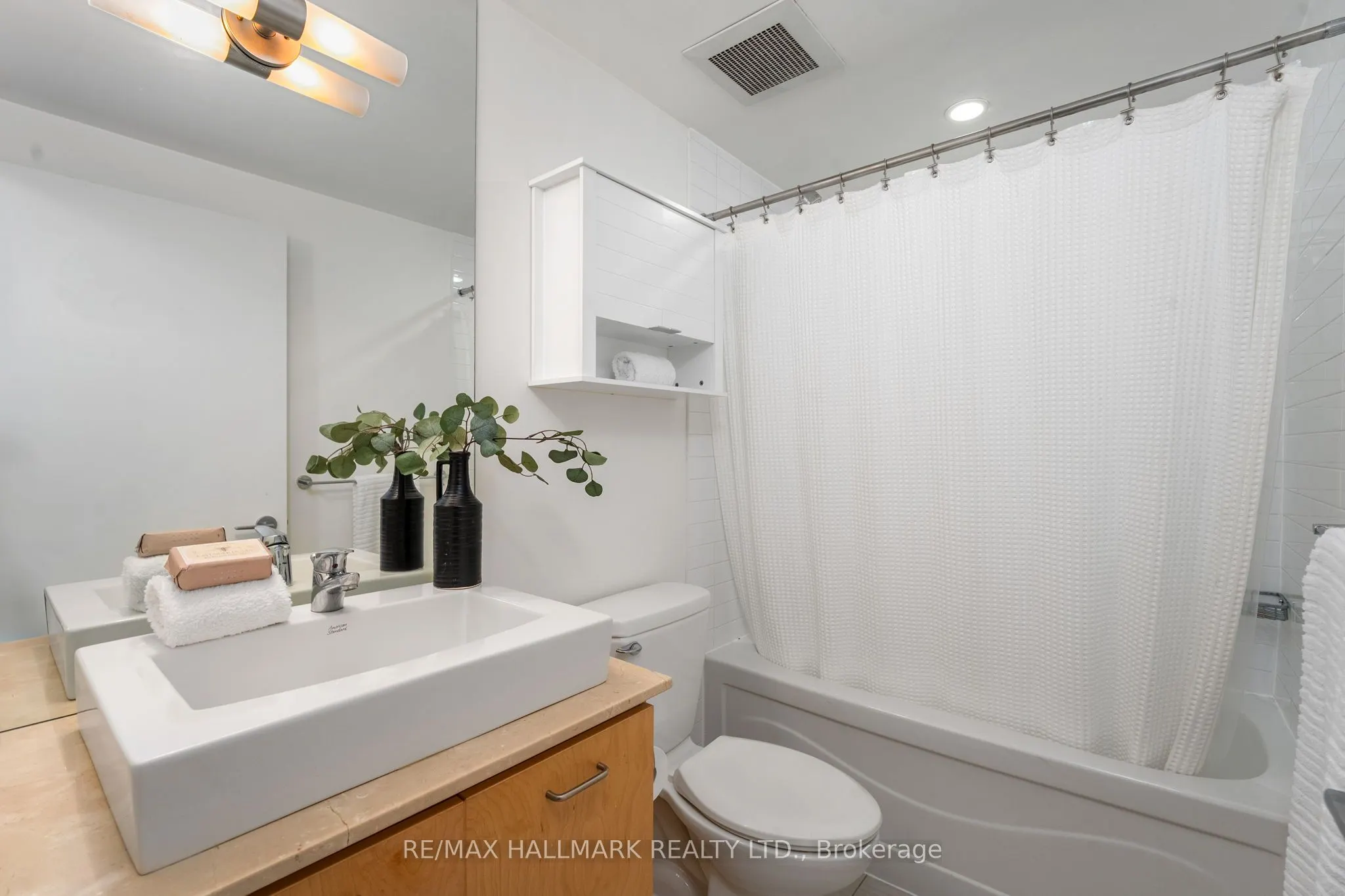 201 Carlaw Avenue, #239