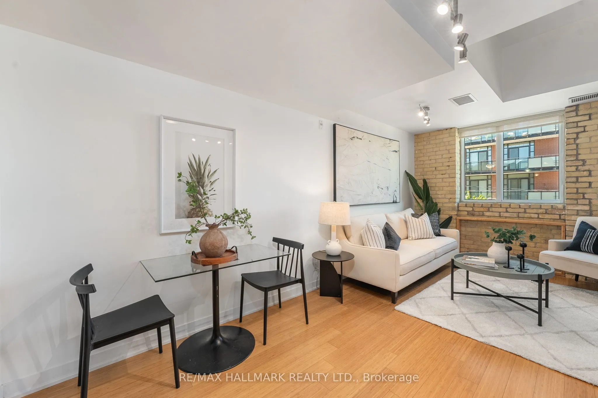 201 Carlaw Avenue, #239