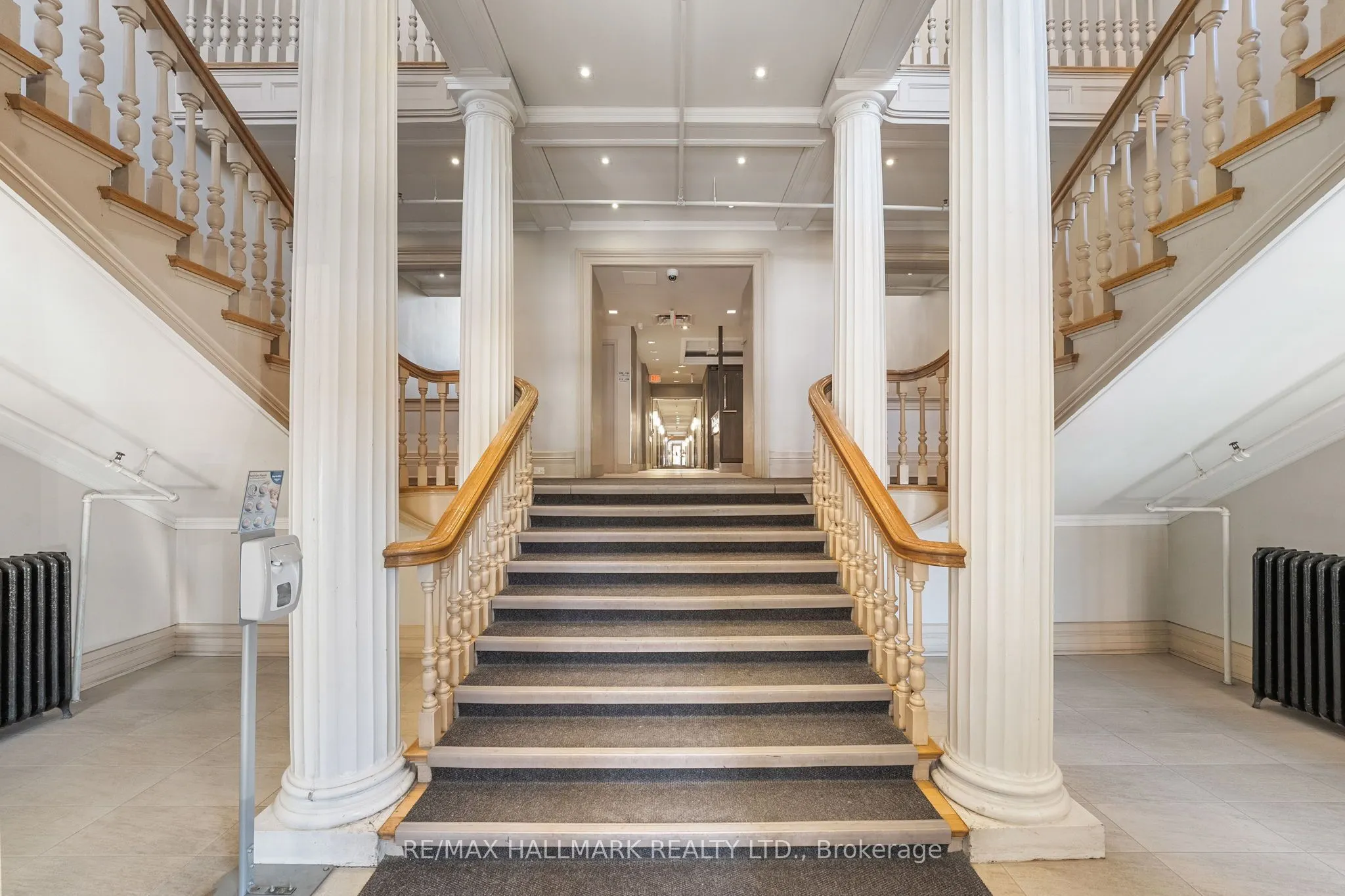 201 Carlaw Avenue, #239