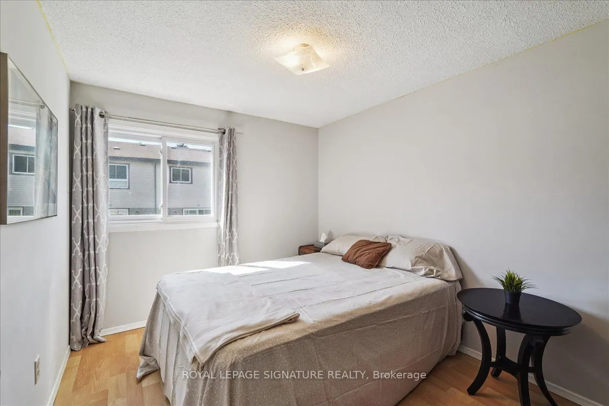 1131 Sandhurst Circle, #52
