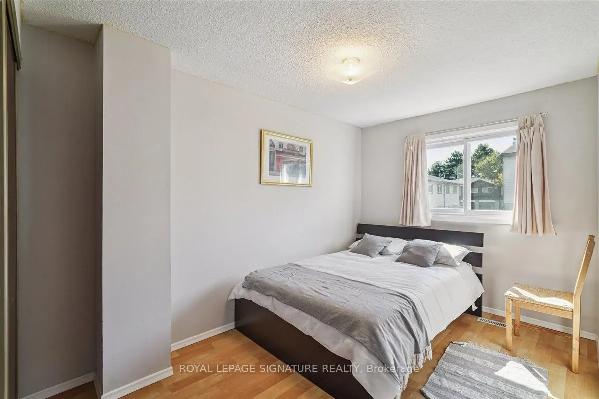 1131 Sandhurst Circle, #52