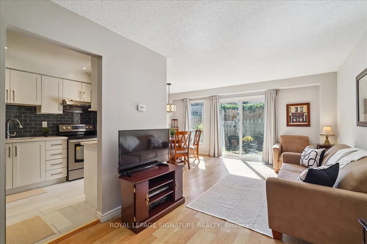 1131 Sandhurst Circle, #52