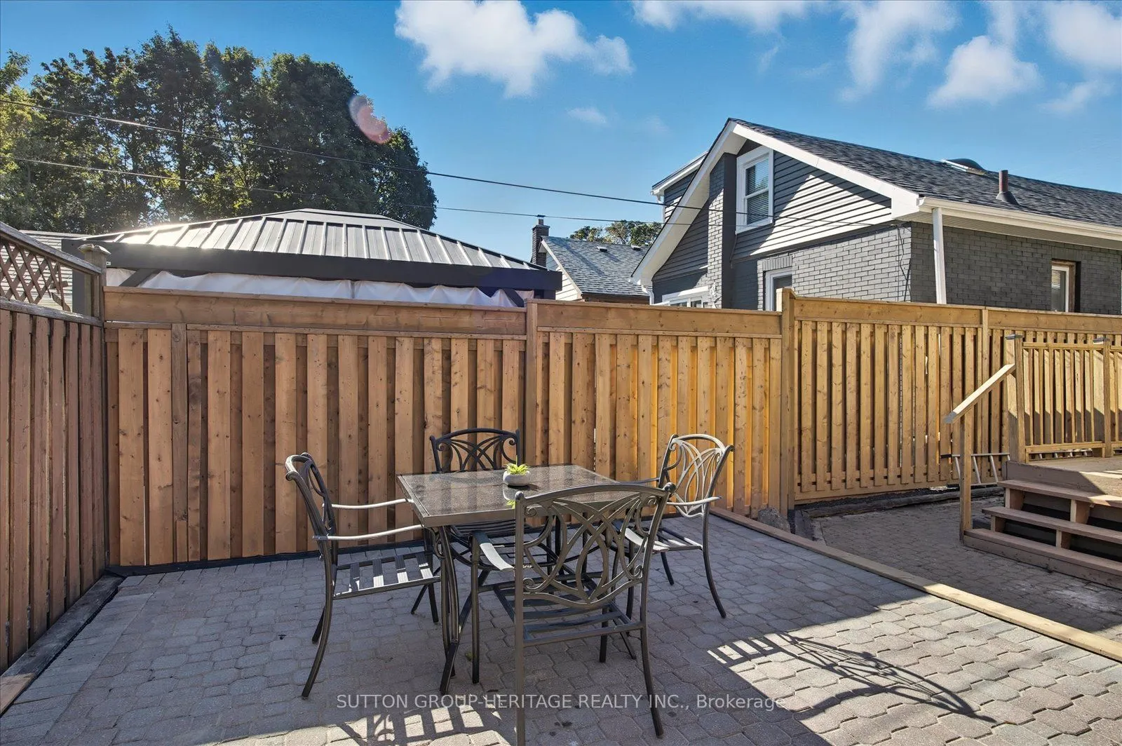 179 Oshawa Boulevard N
