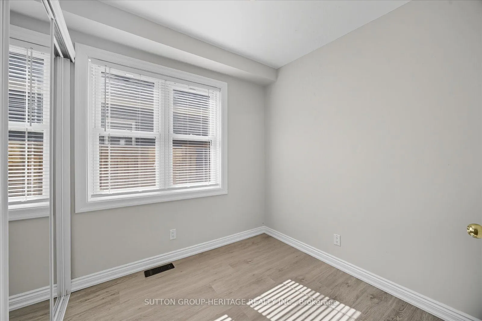 179 Oshawa Boulevard N