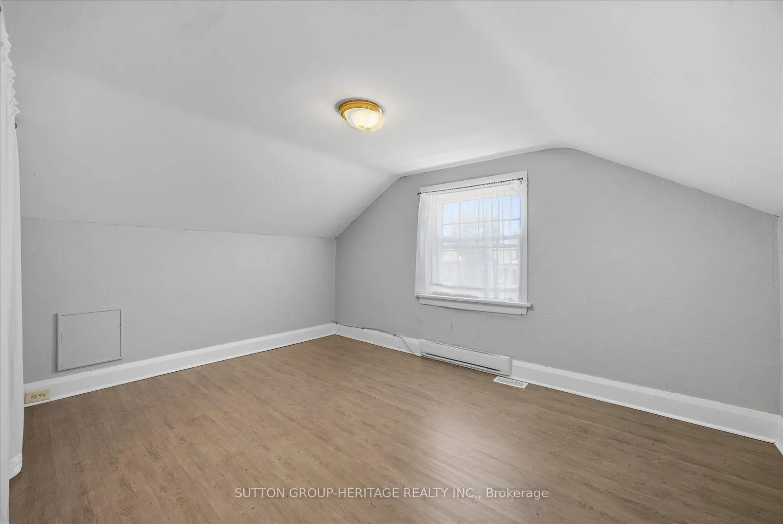 179 Oshawa Boulevard N