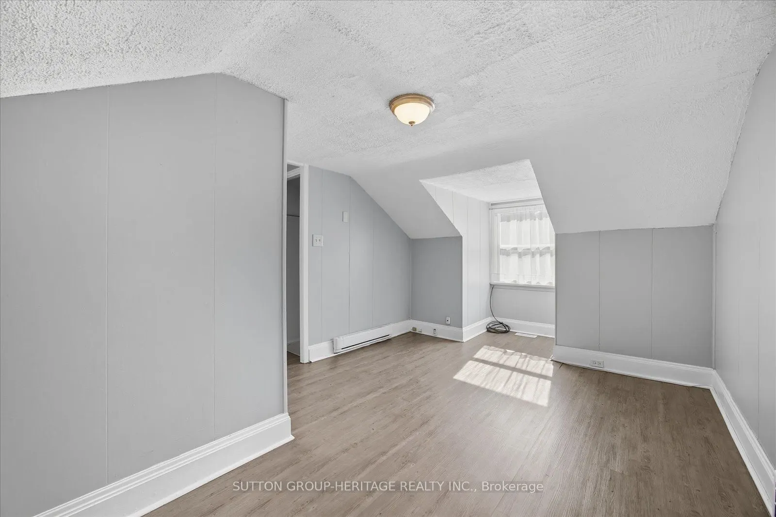 179 Oshawa Boulevard N