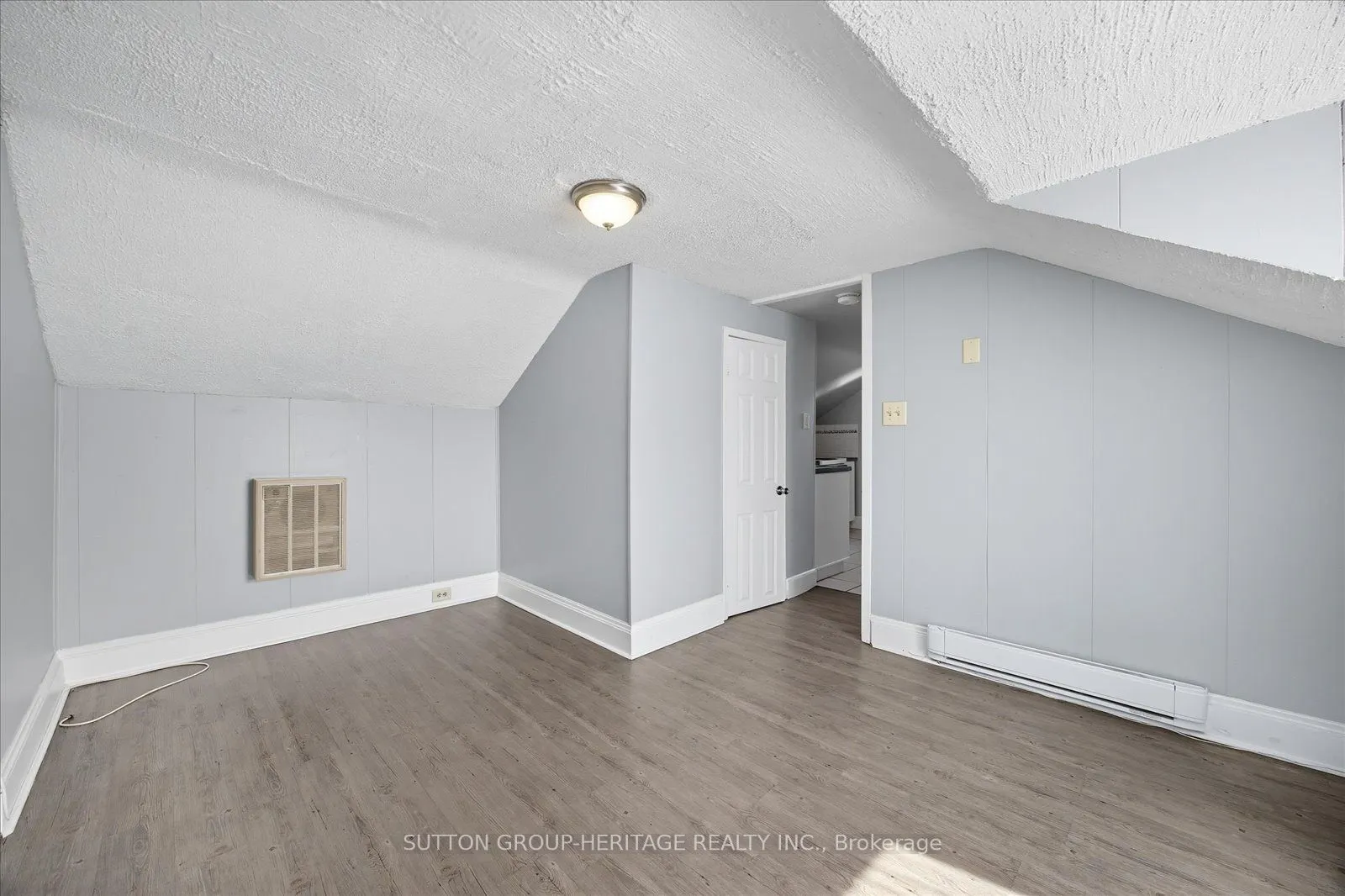 179 Oshawa Boulevard N