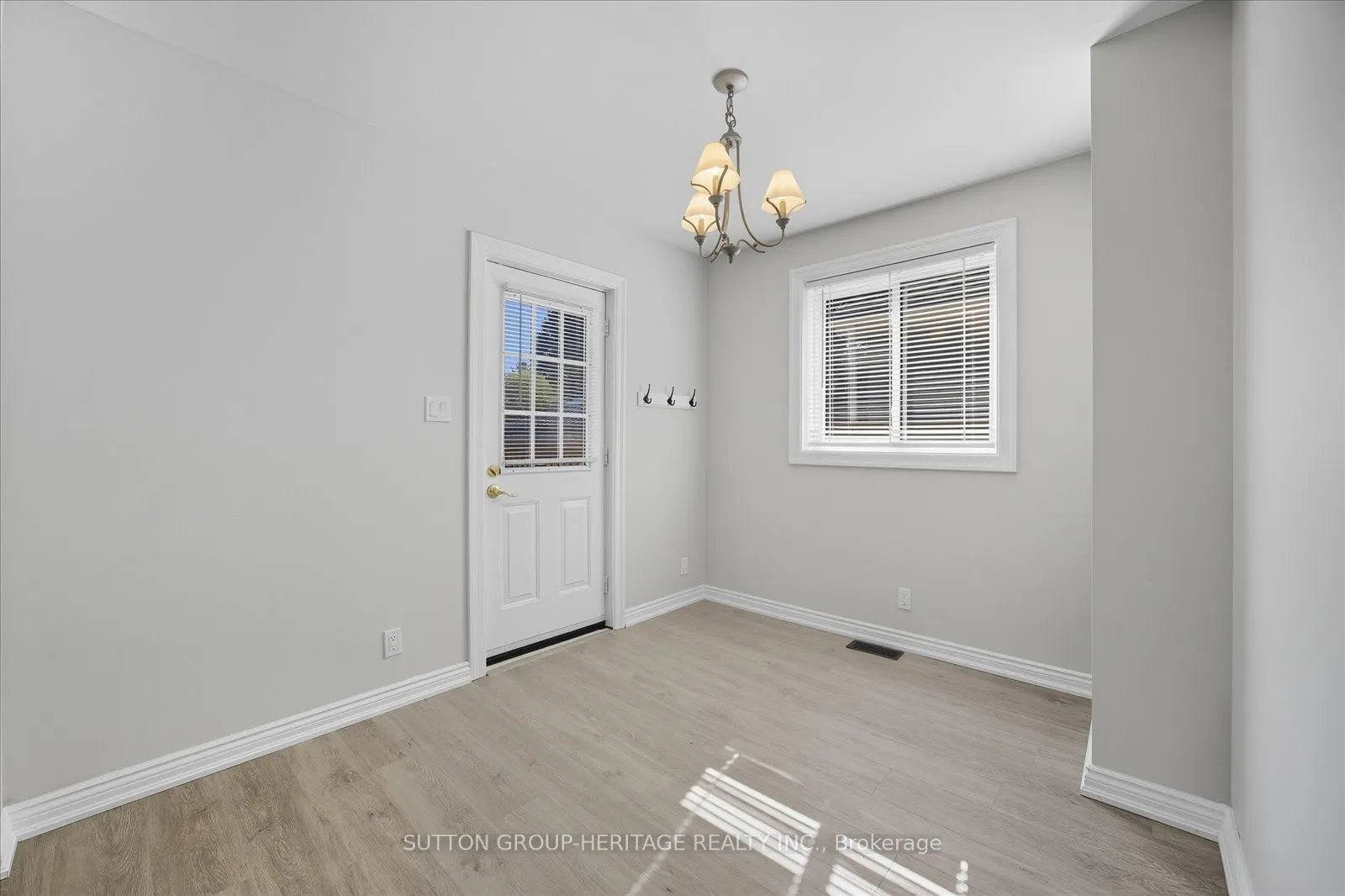 179 Oshawa Boulevard N
