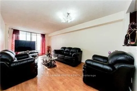 410 Mclevin Avenue, #501