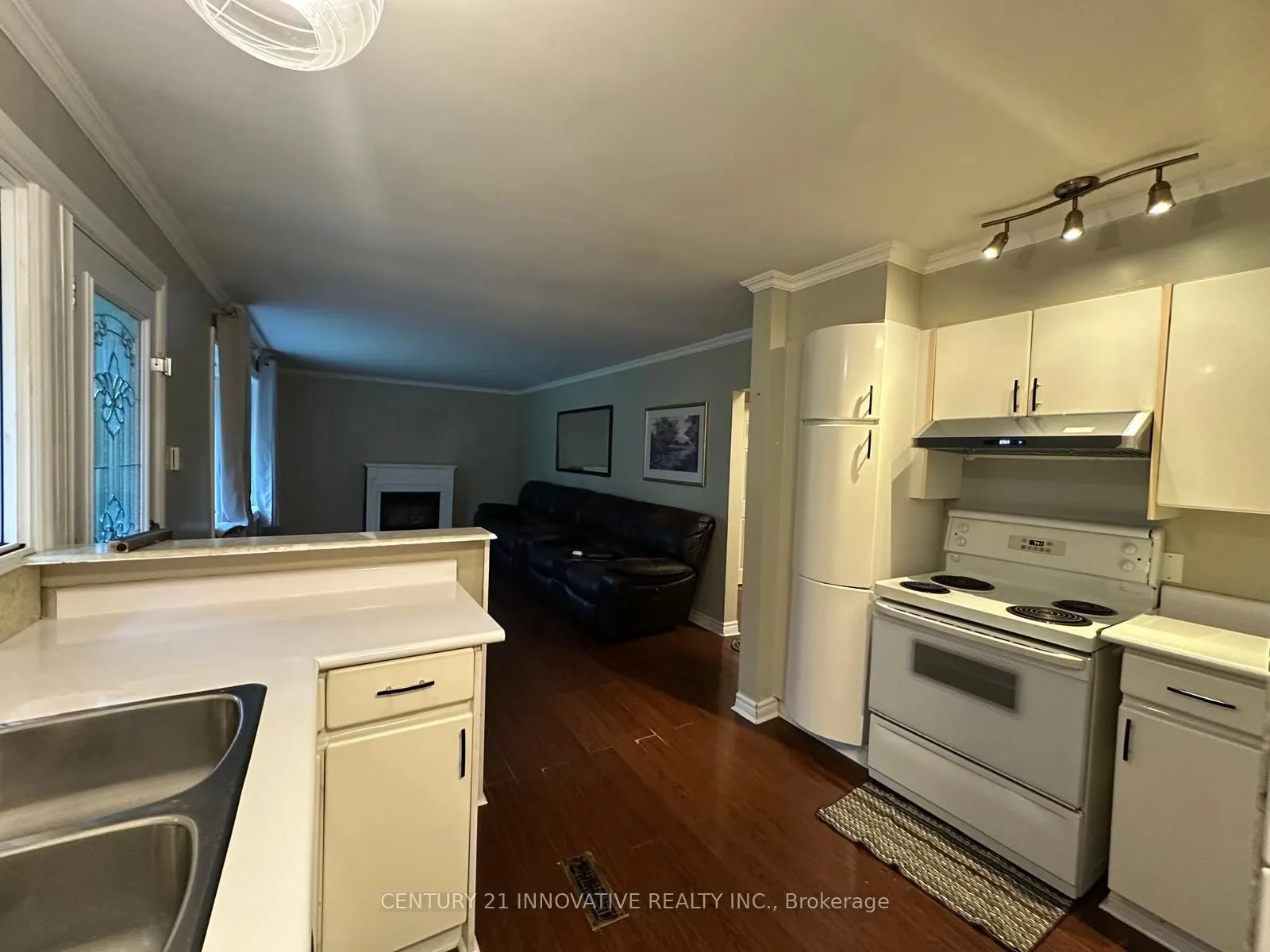 491 Fairlawn Street N