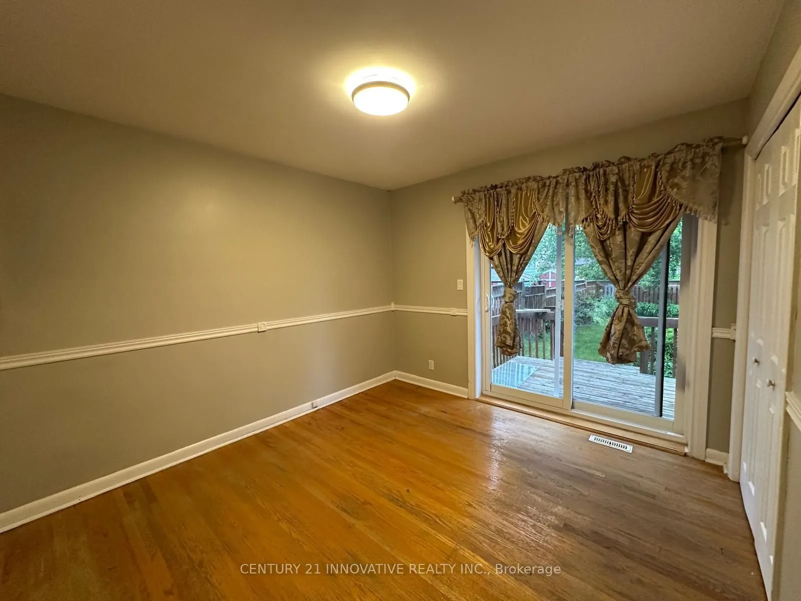 491 Fairlawn Street N