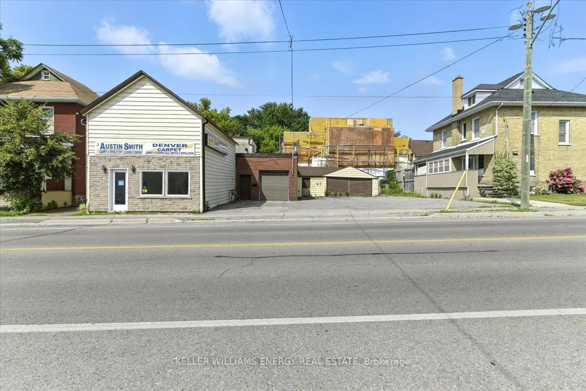 174 Mary Street N