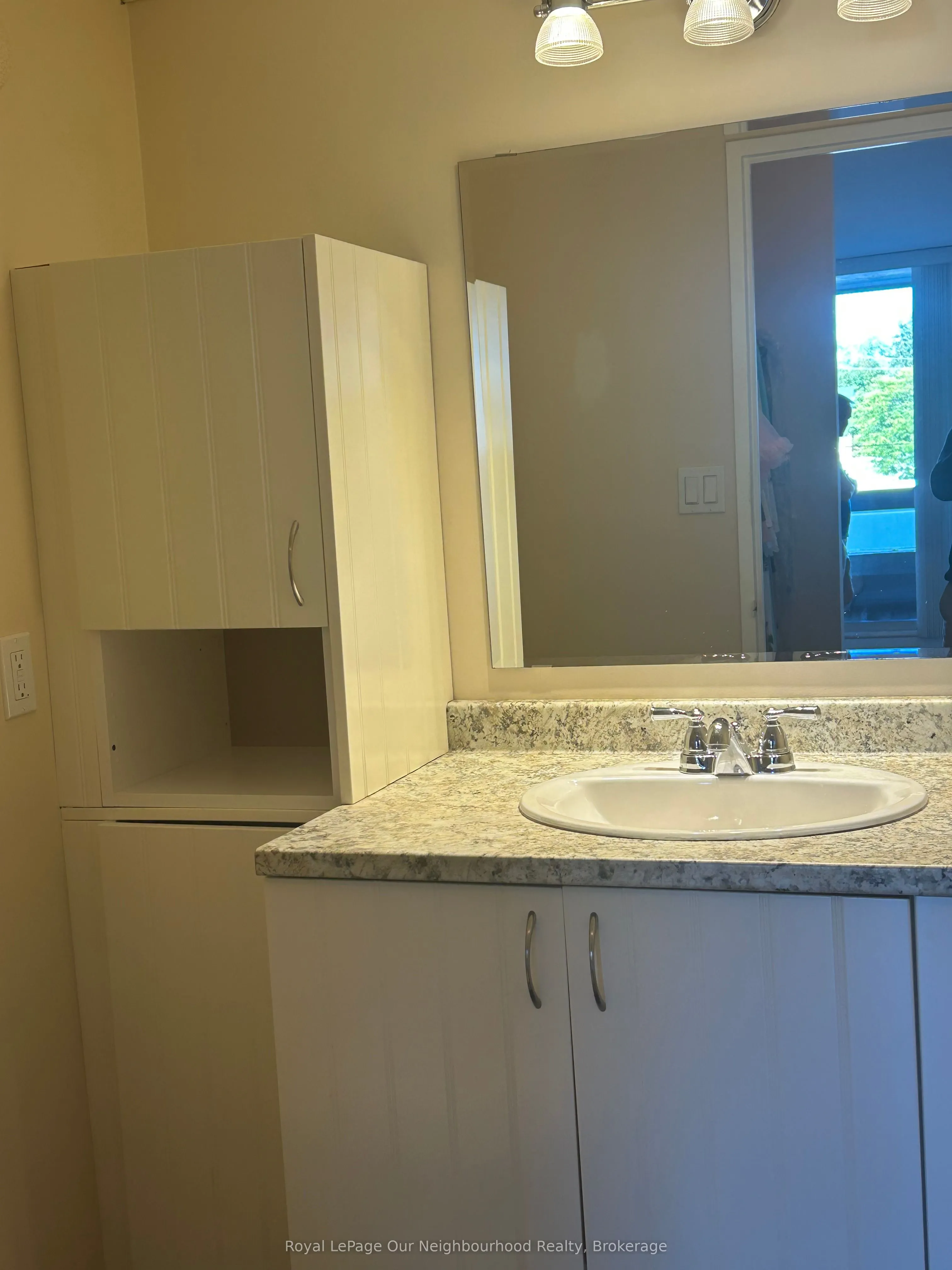 55 William Street E, #310