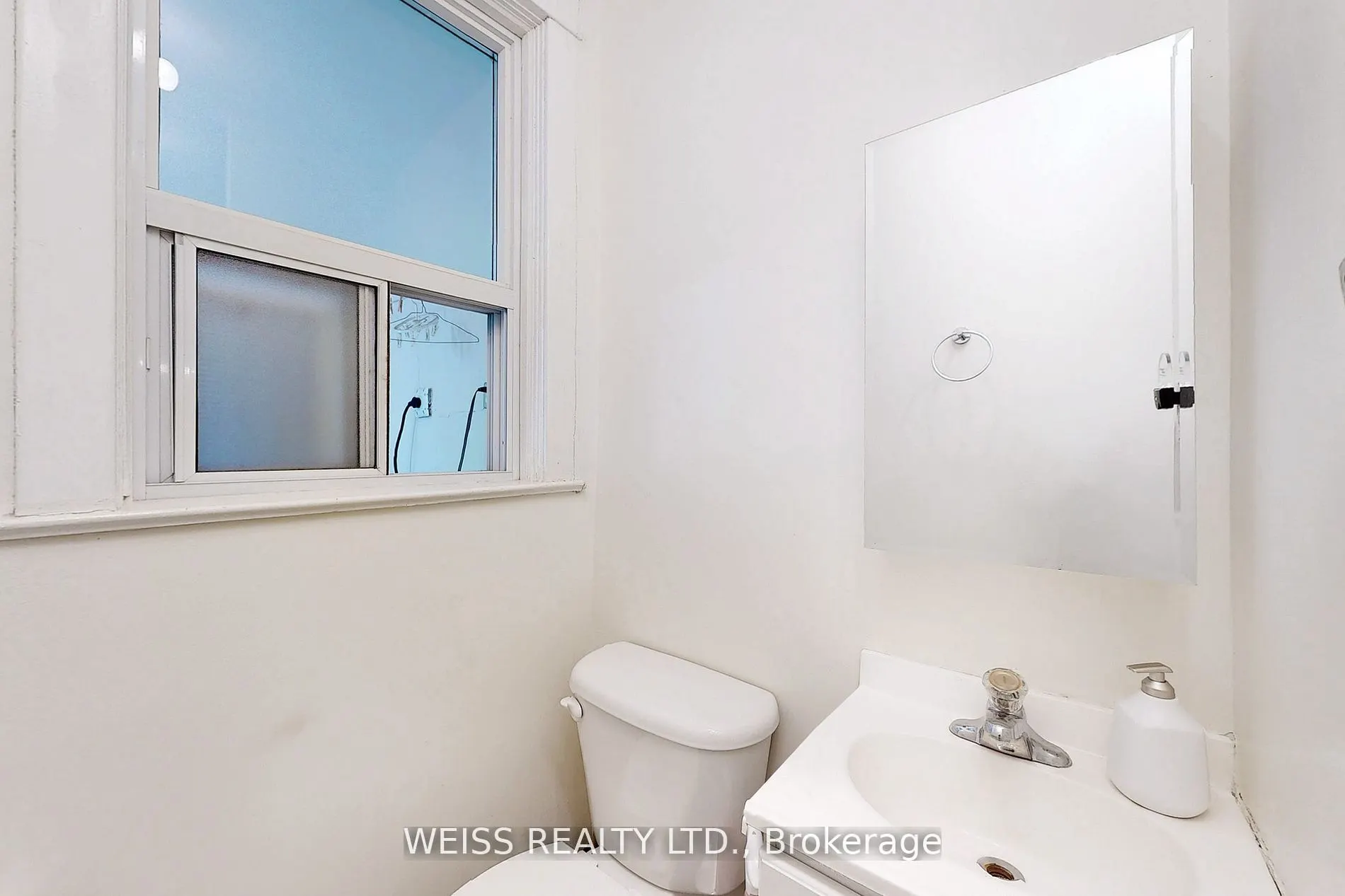 2468 Danforth Avenue, #Upper