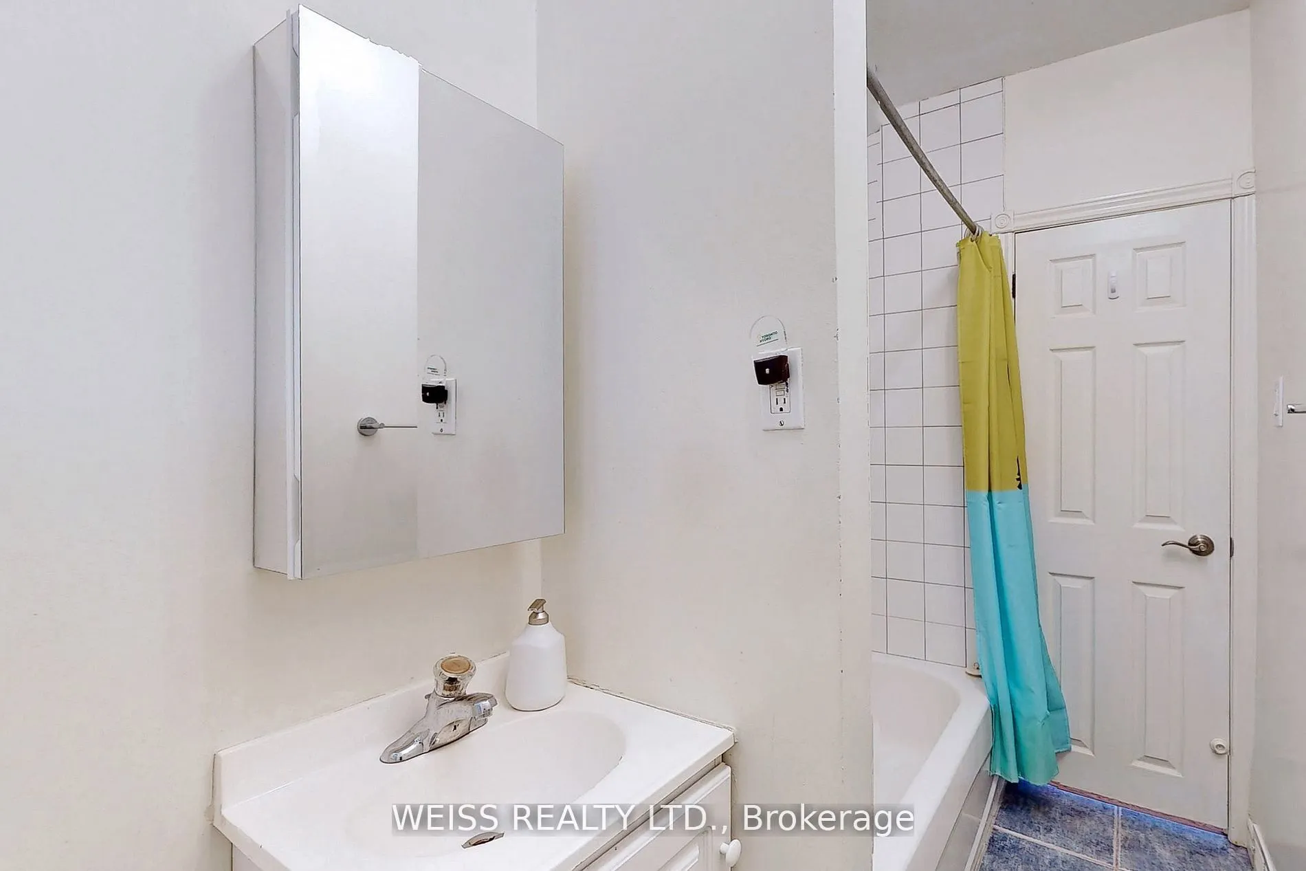 2468 Danforth Avenue, #Upper