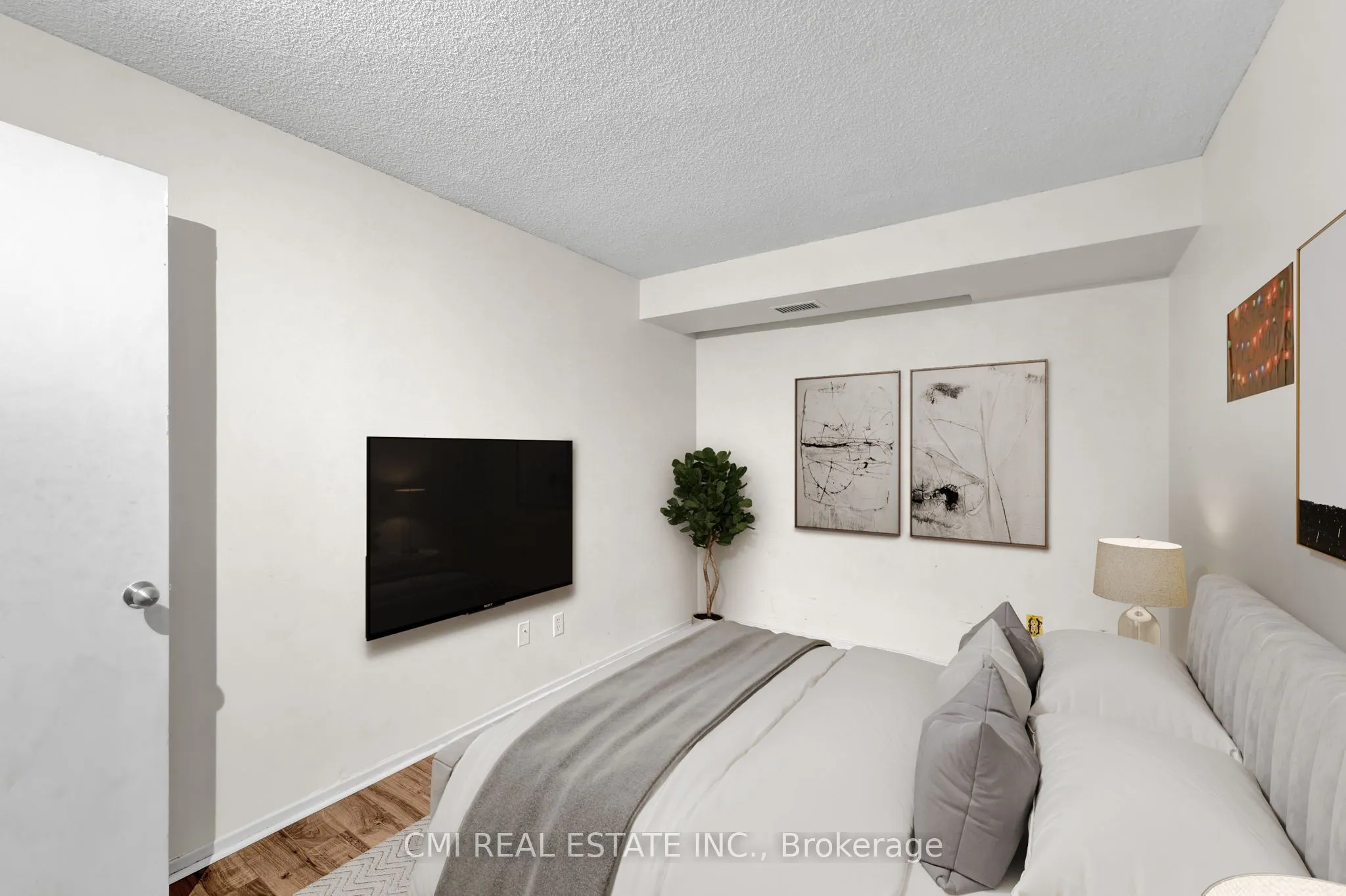 2466 Eglinton Avenue E, #1510