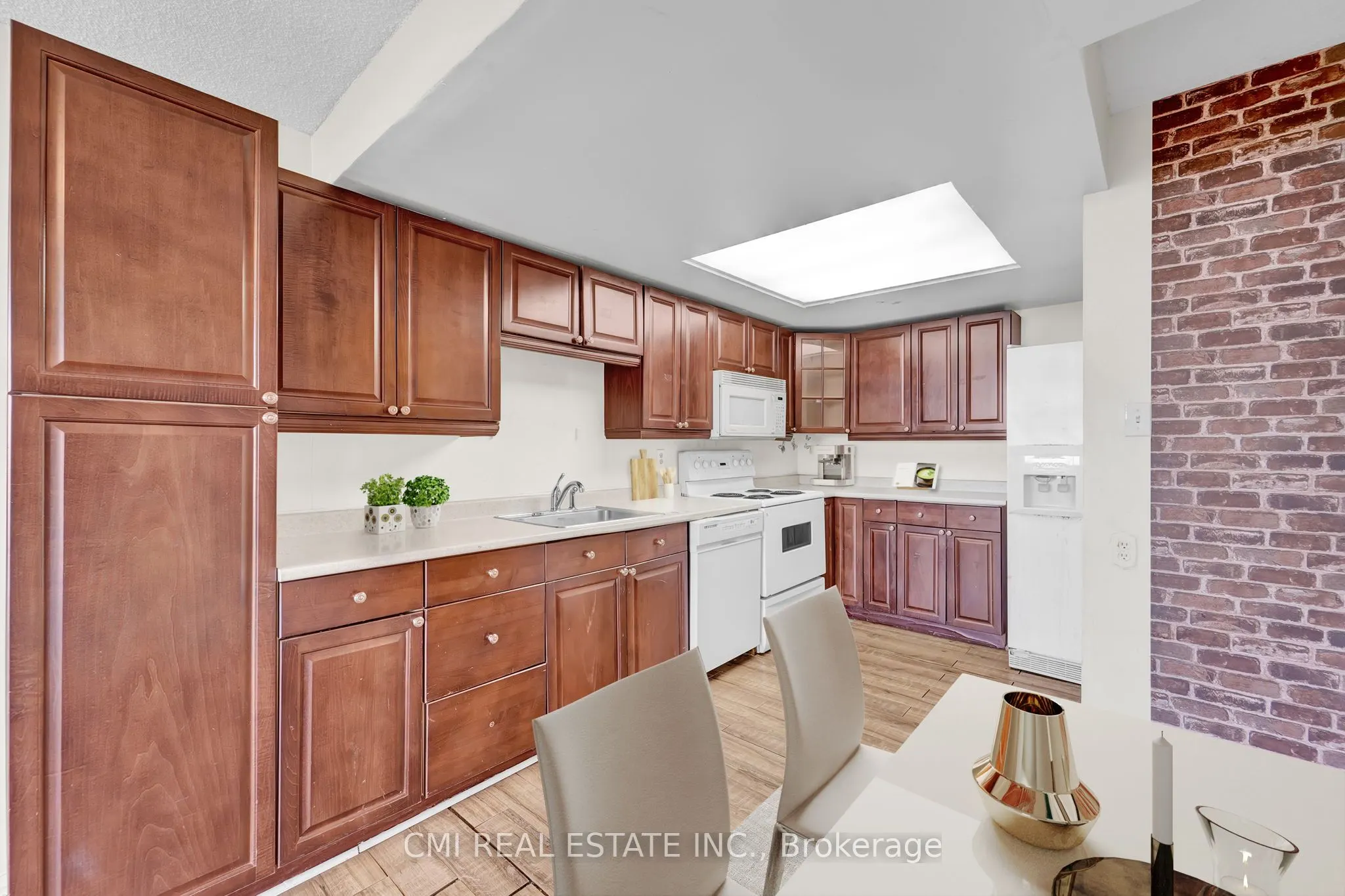 2466 Eglinton Avenue E, #1510