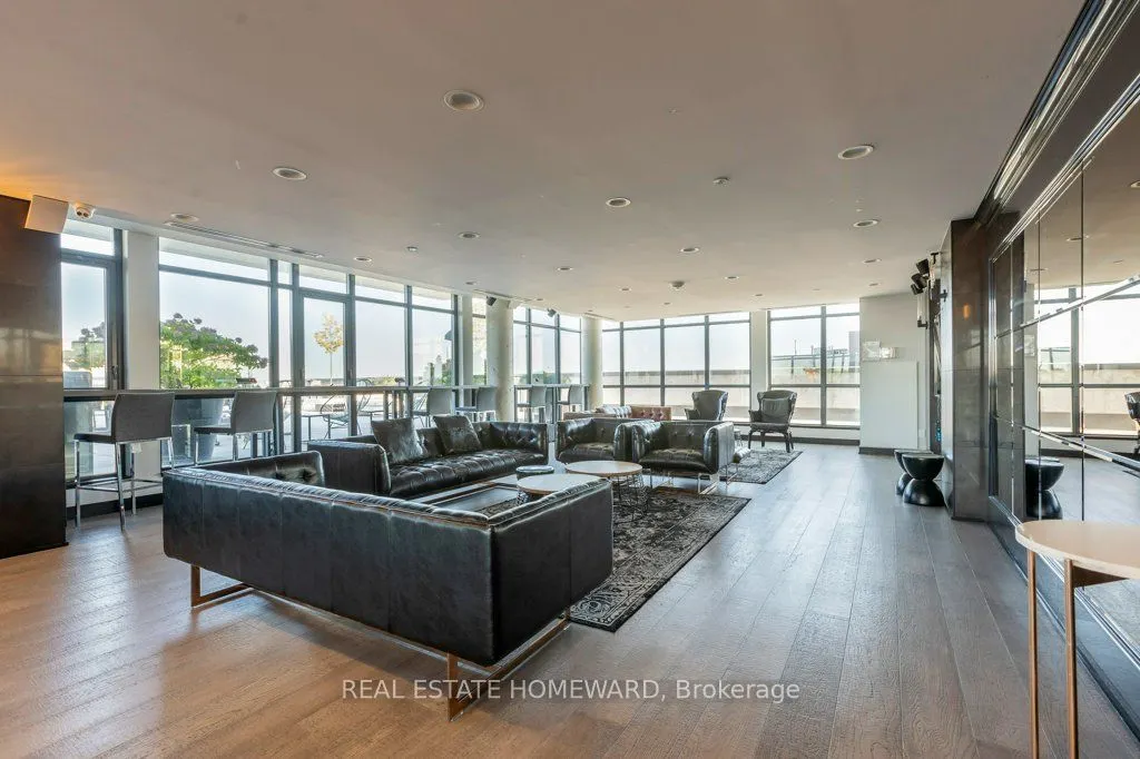 1190 Dundas Street E, #809