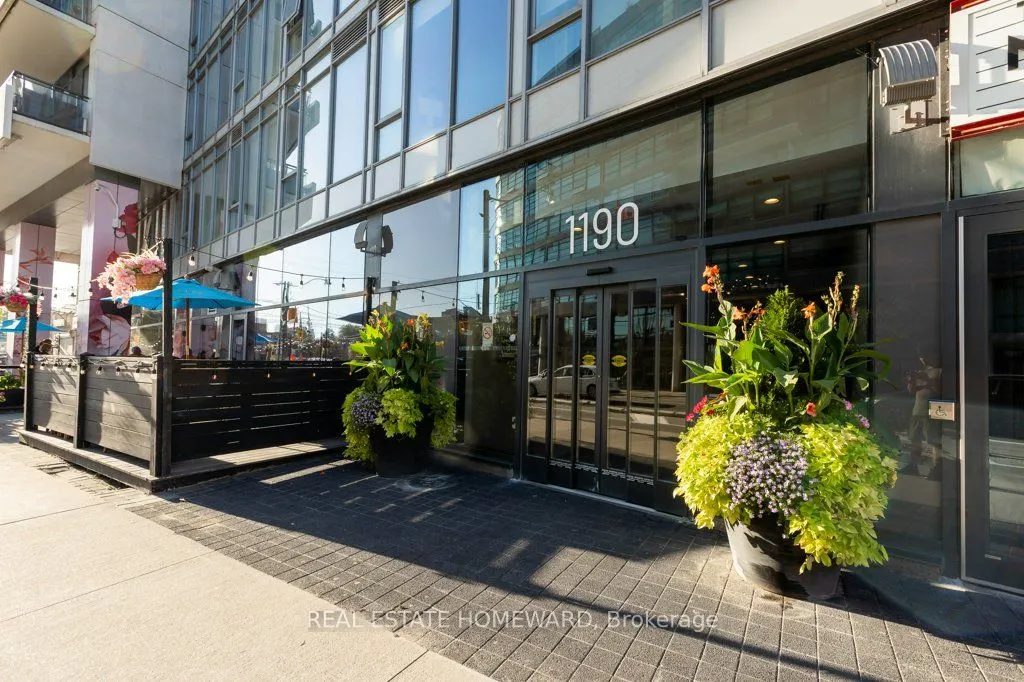 1190 Dundas Street E, #809