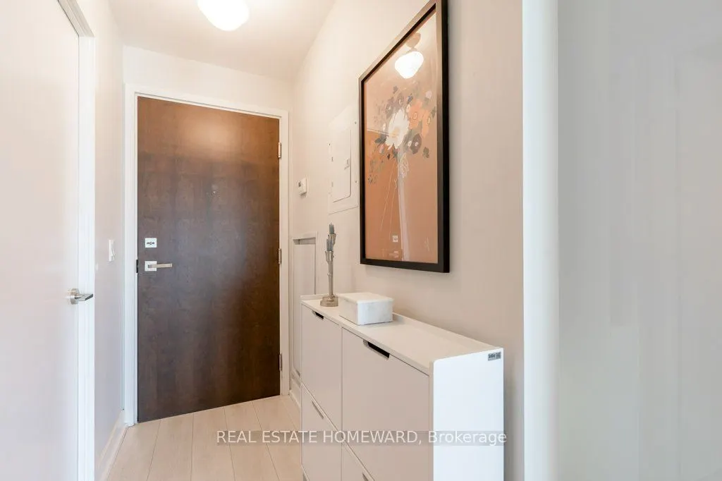 1190 Dundas Street E, #809