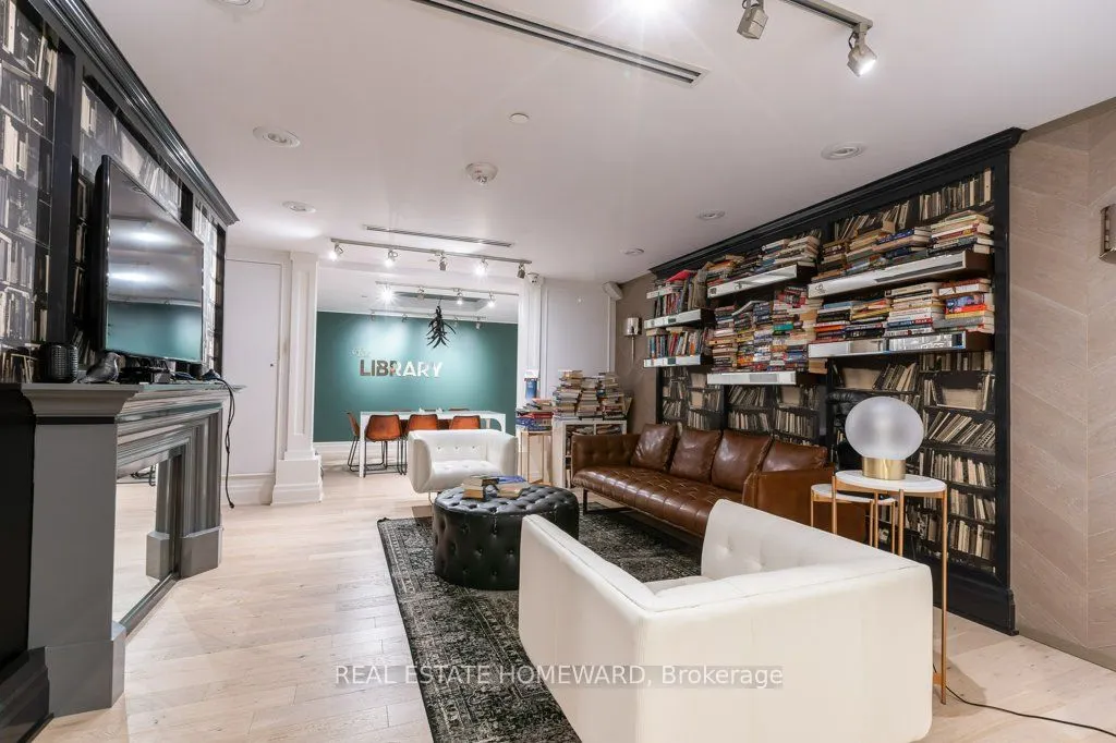 1190 Dundas Street E, #809