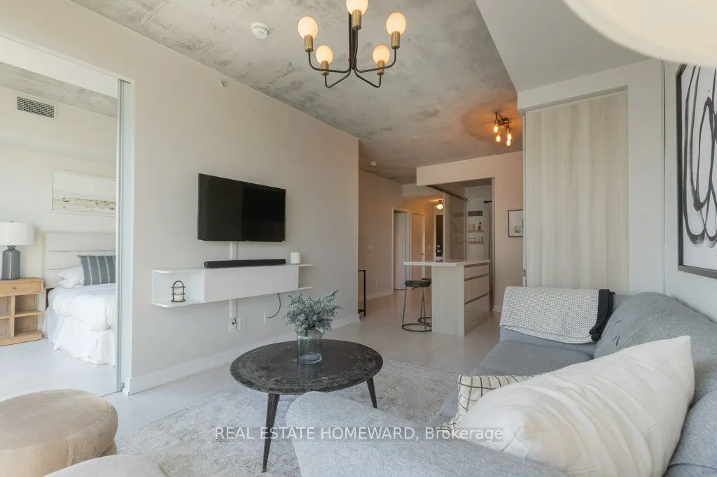 1190 Dundas Street E, #809